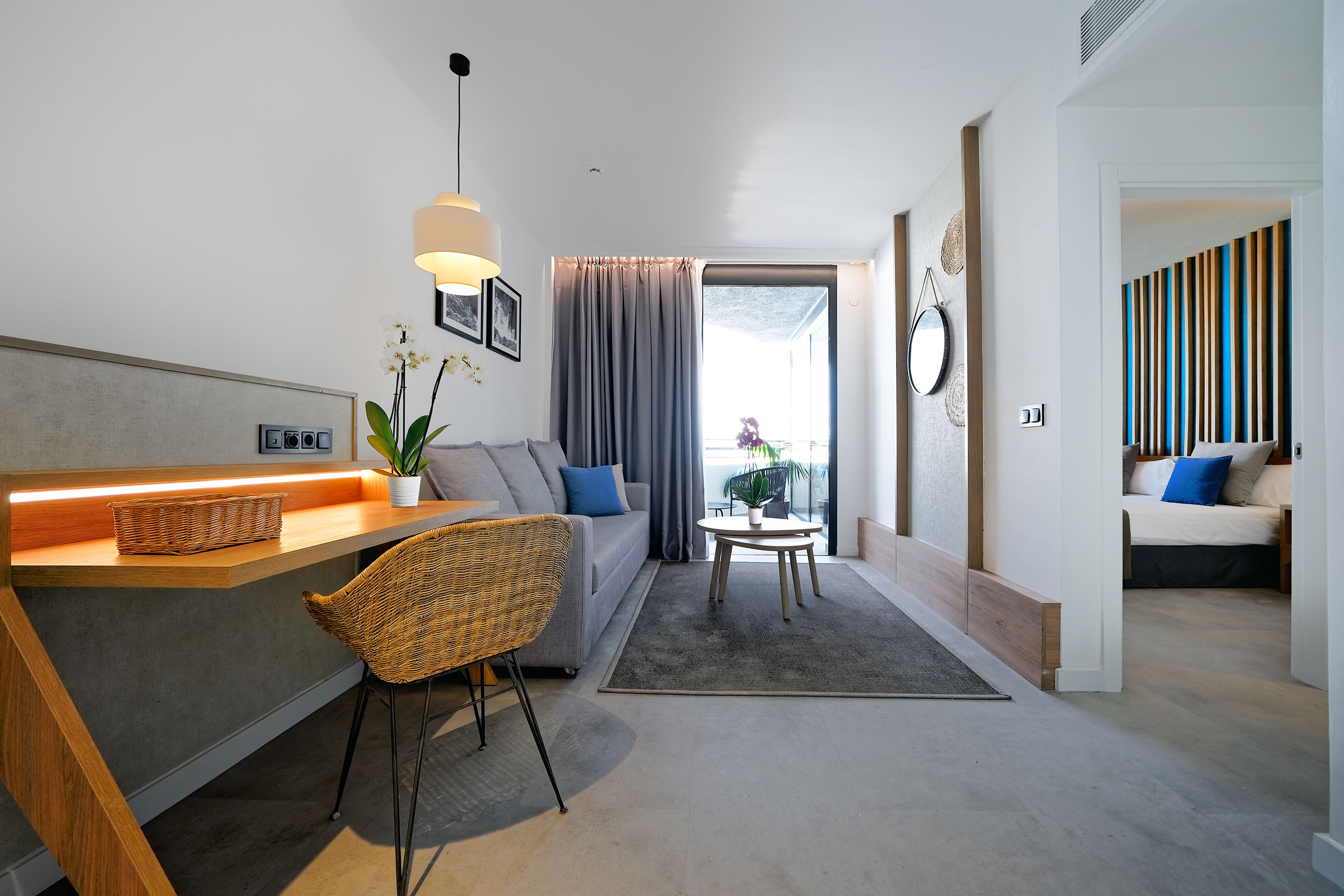 SUITE (ADULTS ONLY AREA) (BALCONY OR TERRACE)