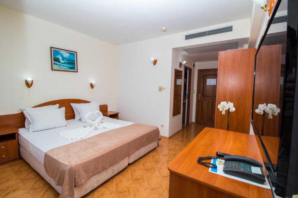 TWIN STANDARD ROOM