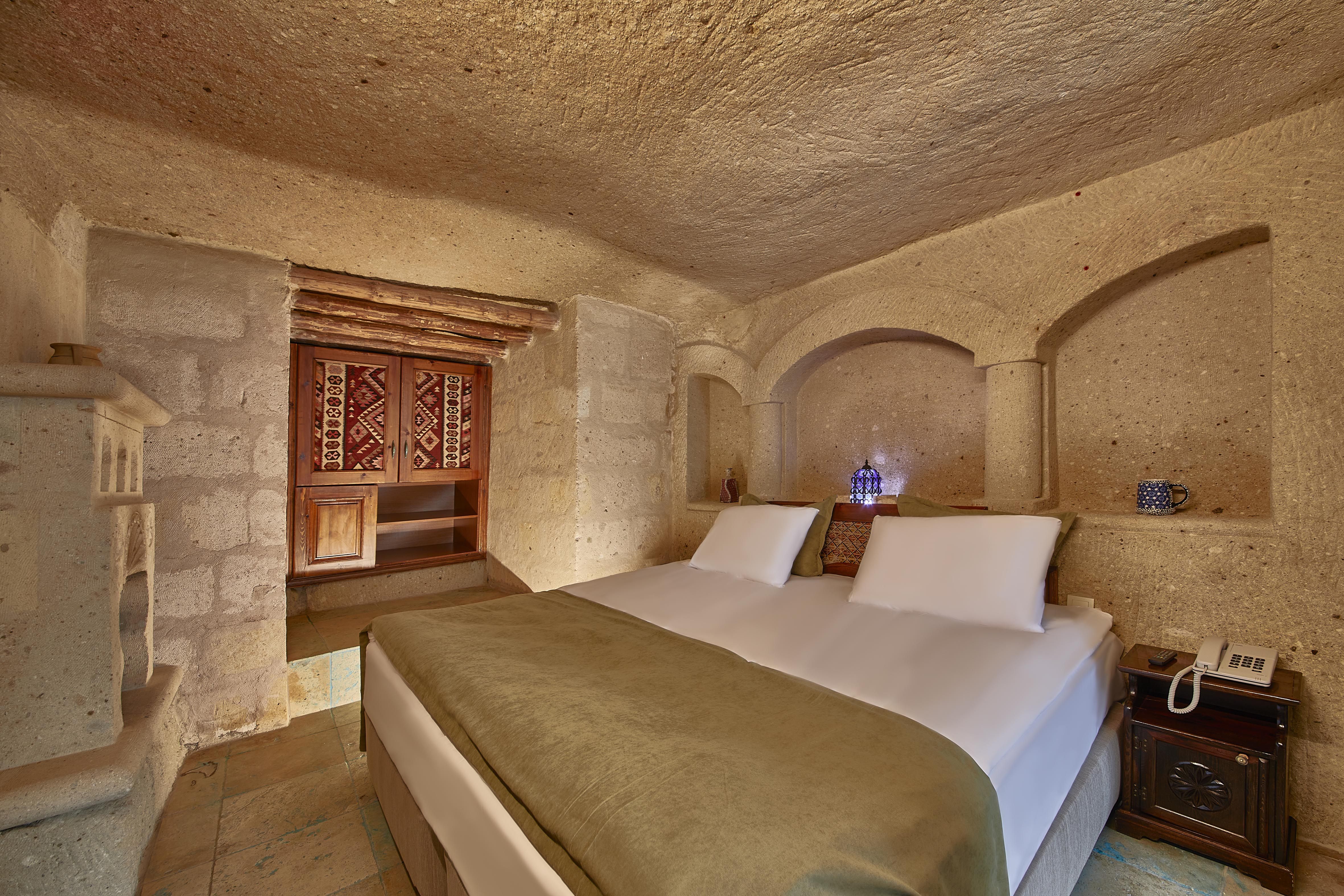 JUNIOR SUITE ROOM