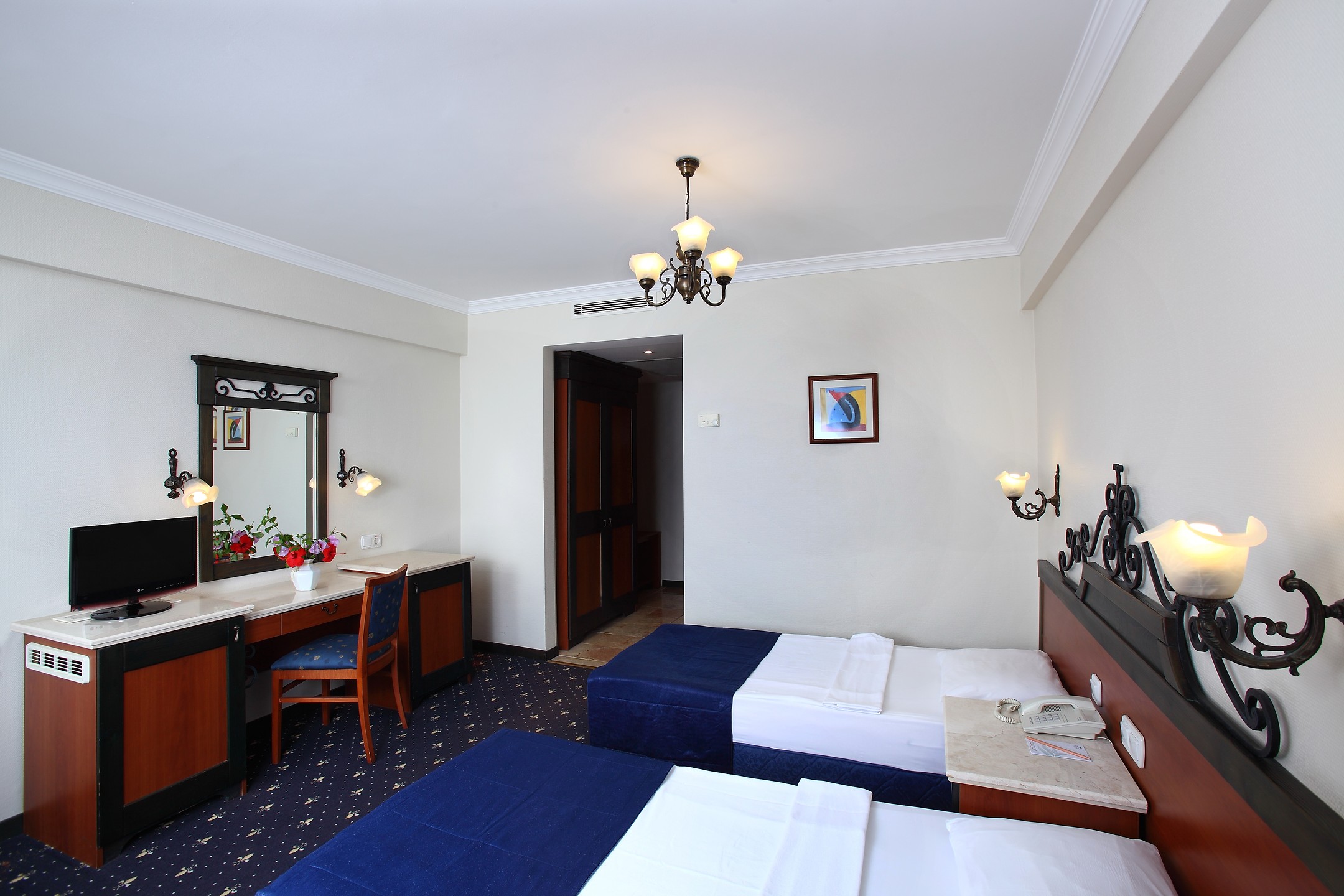 STANDARD ROOM LAND SIDE