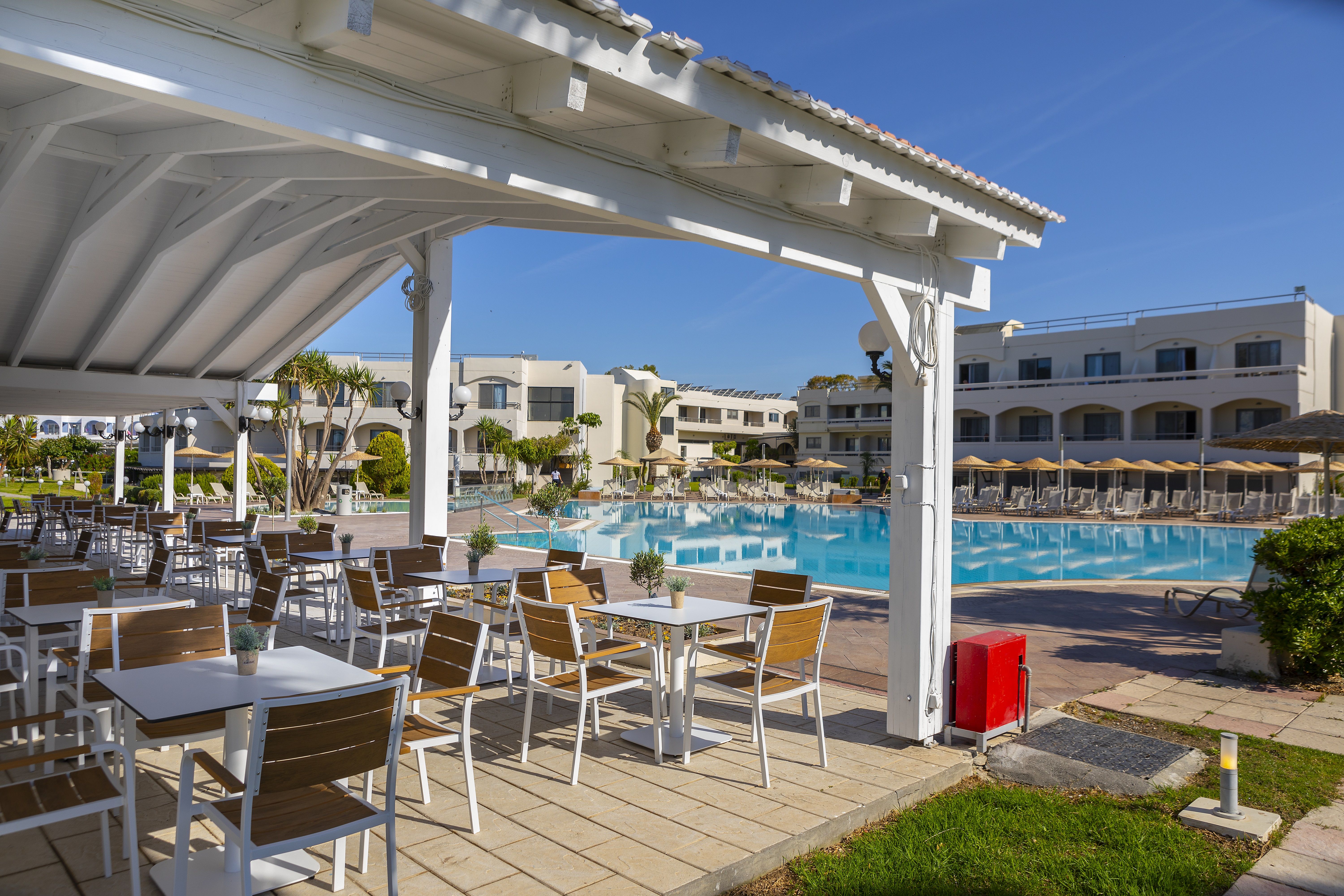 Thetis Pool Bar