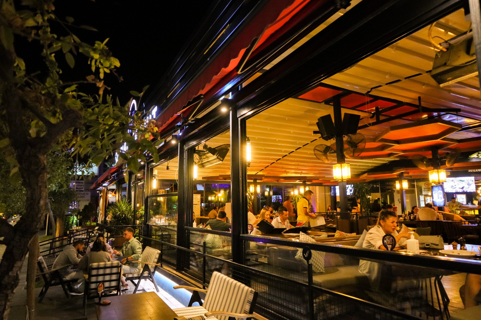 SOCIAL POINT CAFE