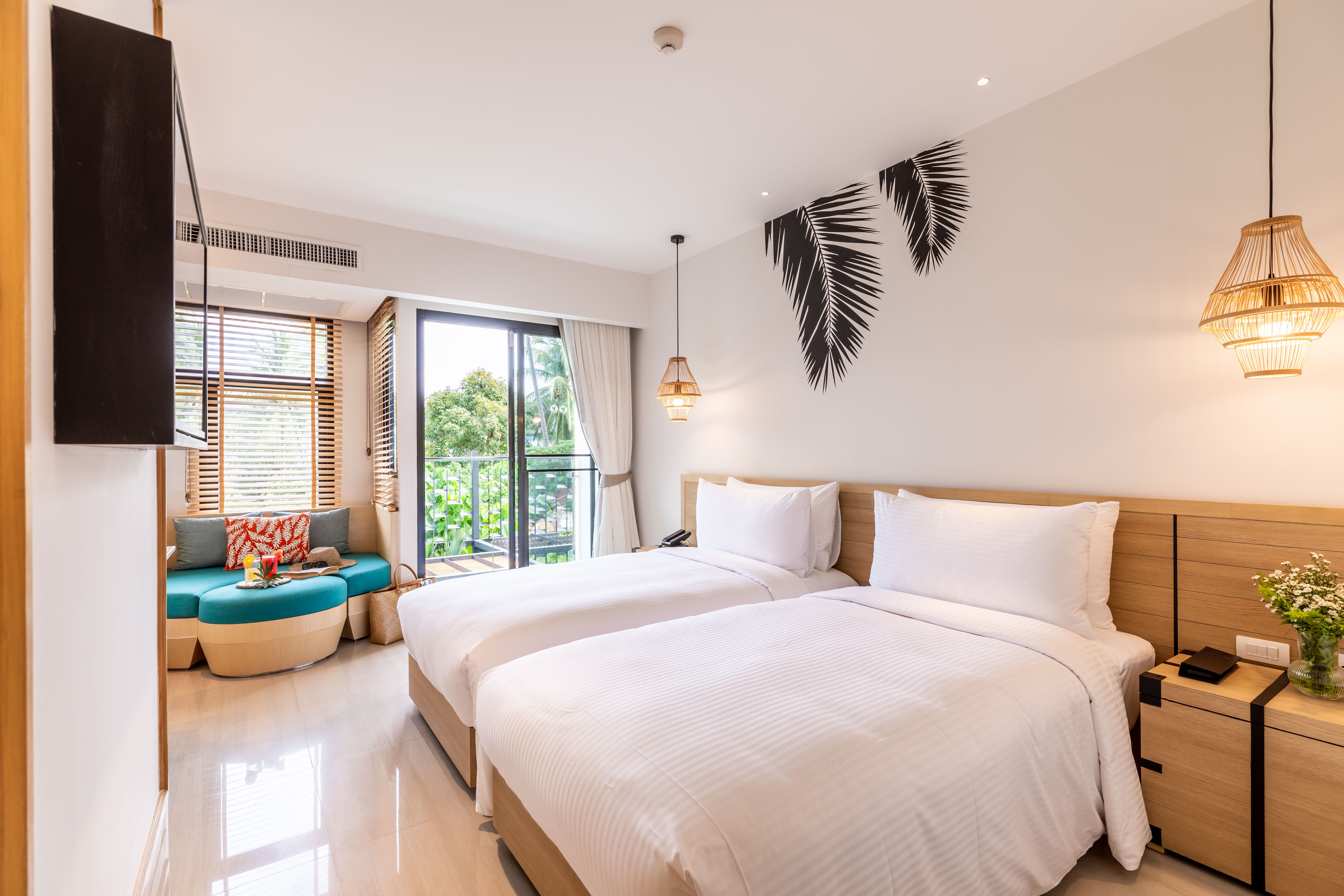 SUPERIOR POOL VIEW ROOM TWIN BED
