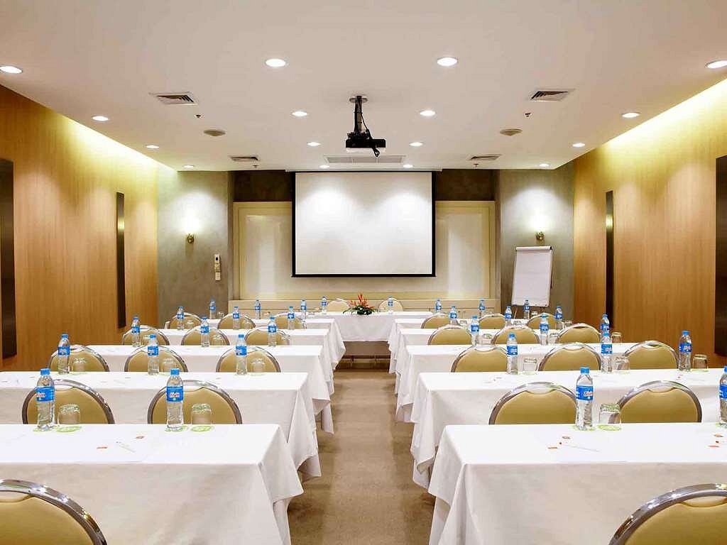 MICE (servicii de organizare de întâlniri, conferințe, alte evenimente)
