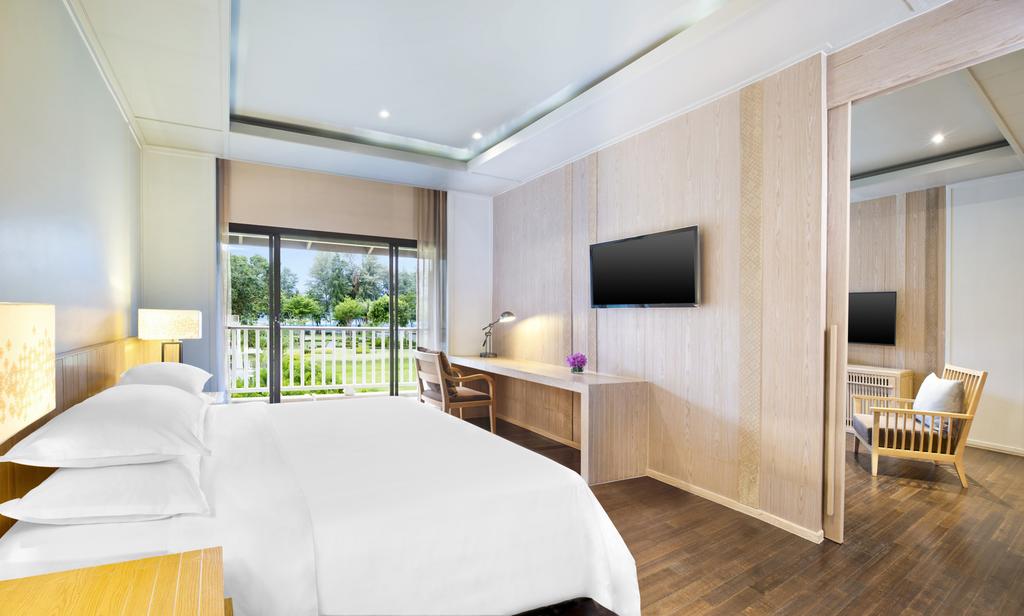 Club Sea Facing Suite	