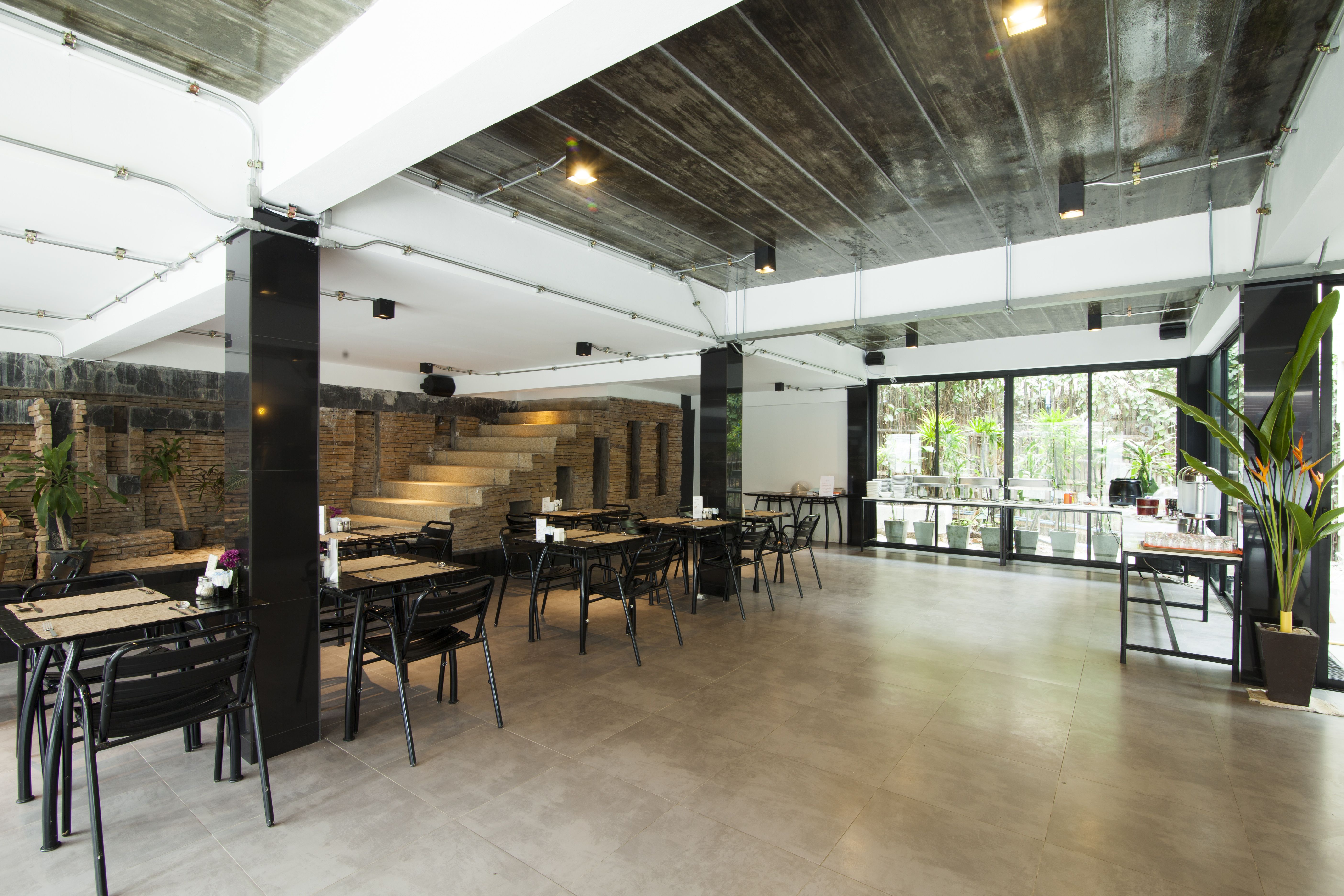 Bird Of Paradise Restaurant