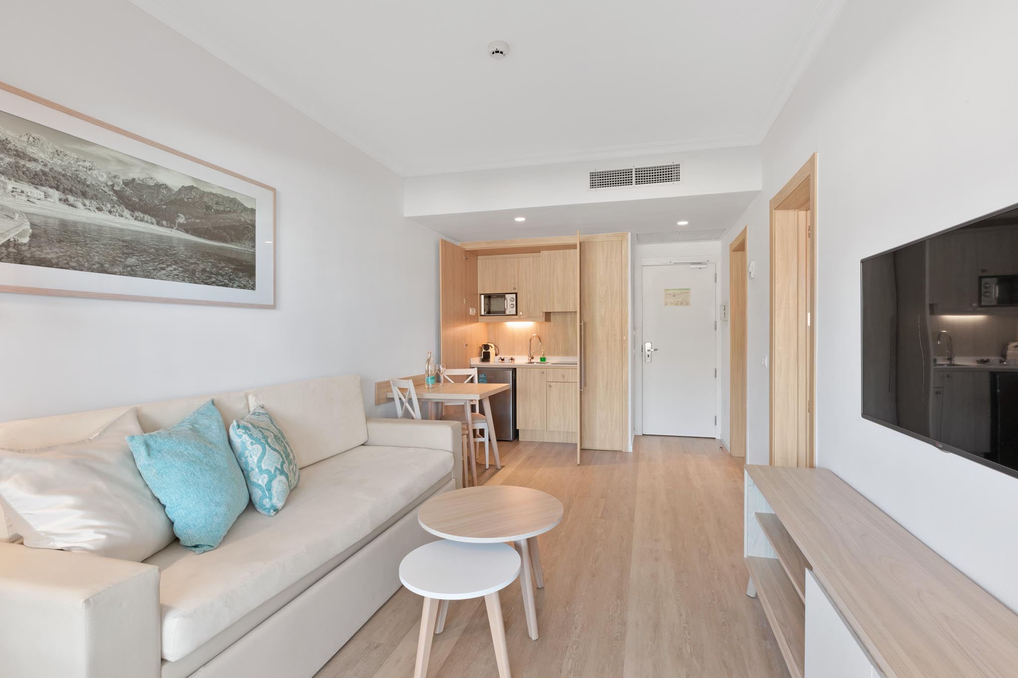 APT 1 BEDROOM GARDEN WITH MINI POOL AND TERRACE