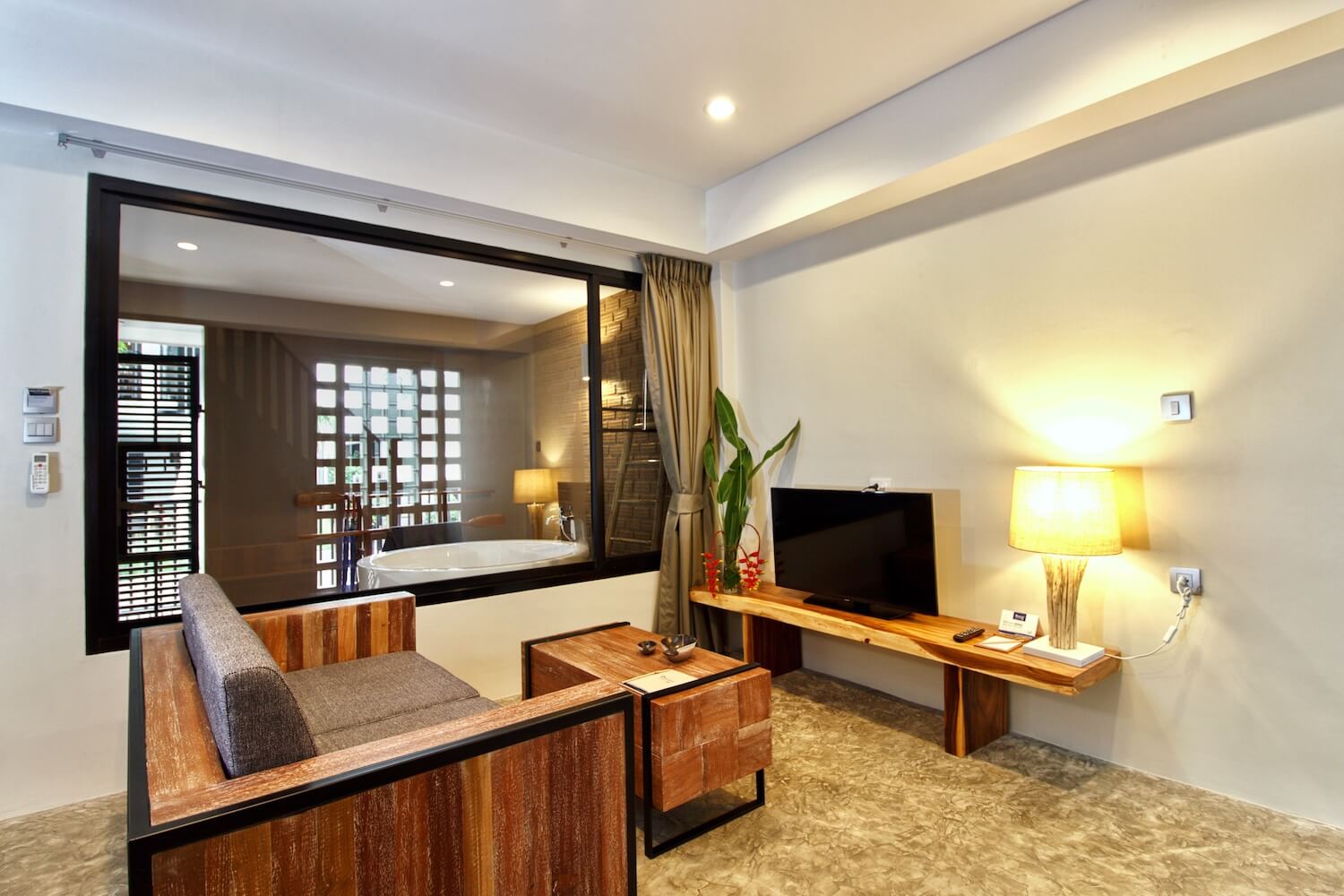 Deplux Room