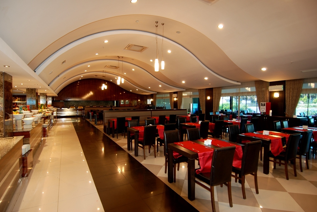 MAIN RESTAURANT