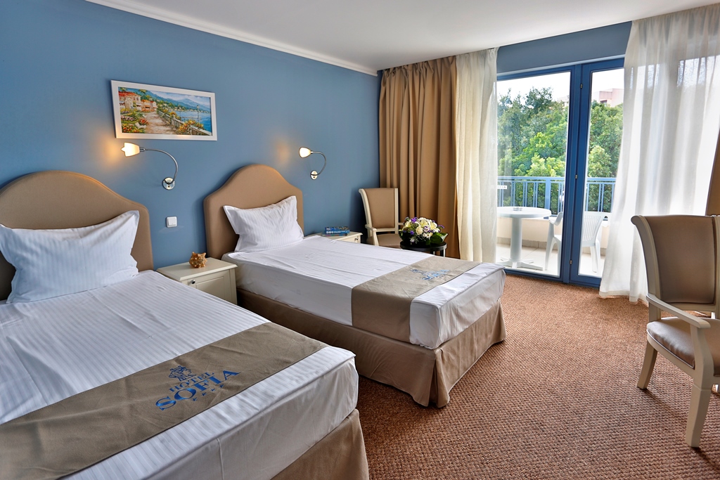TWIN STANDARD ROOM