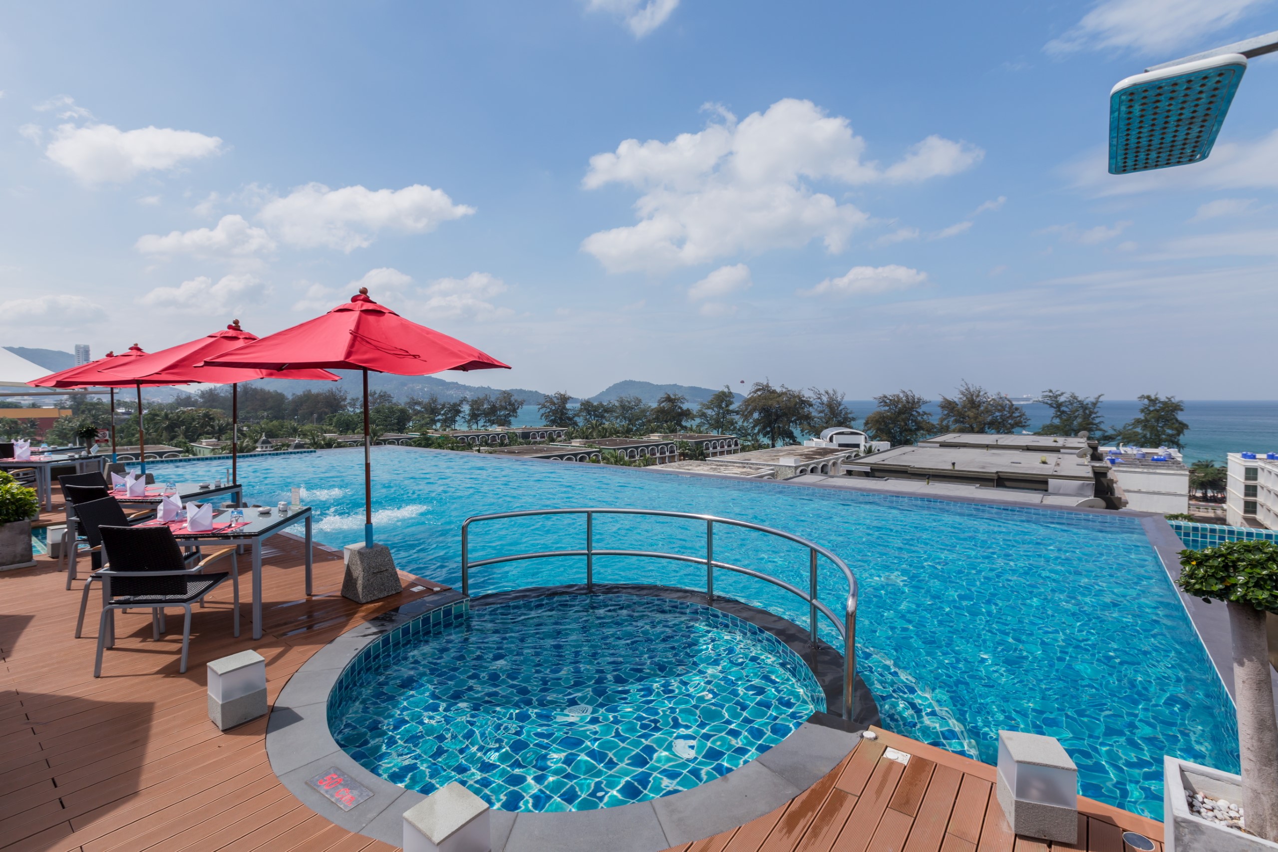 Piscina deschisă