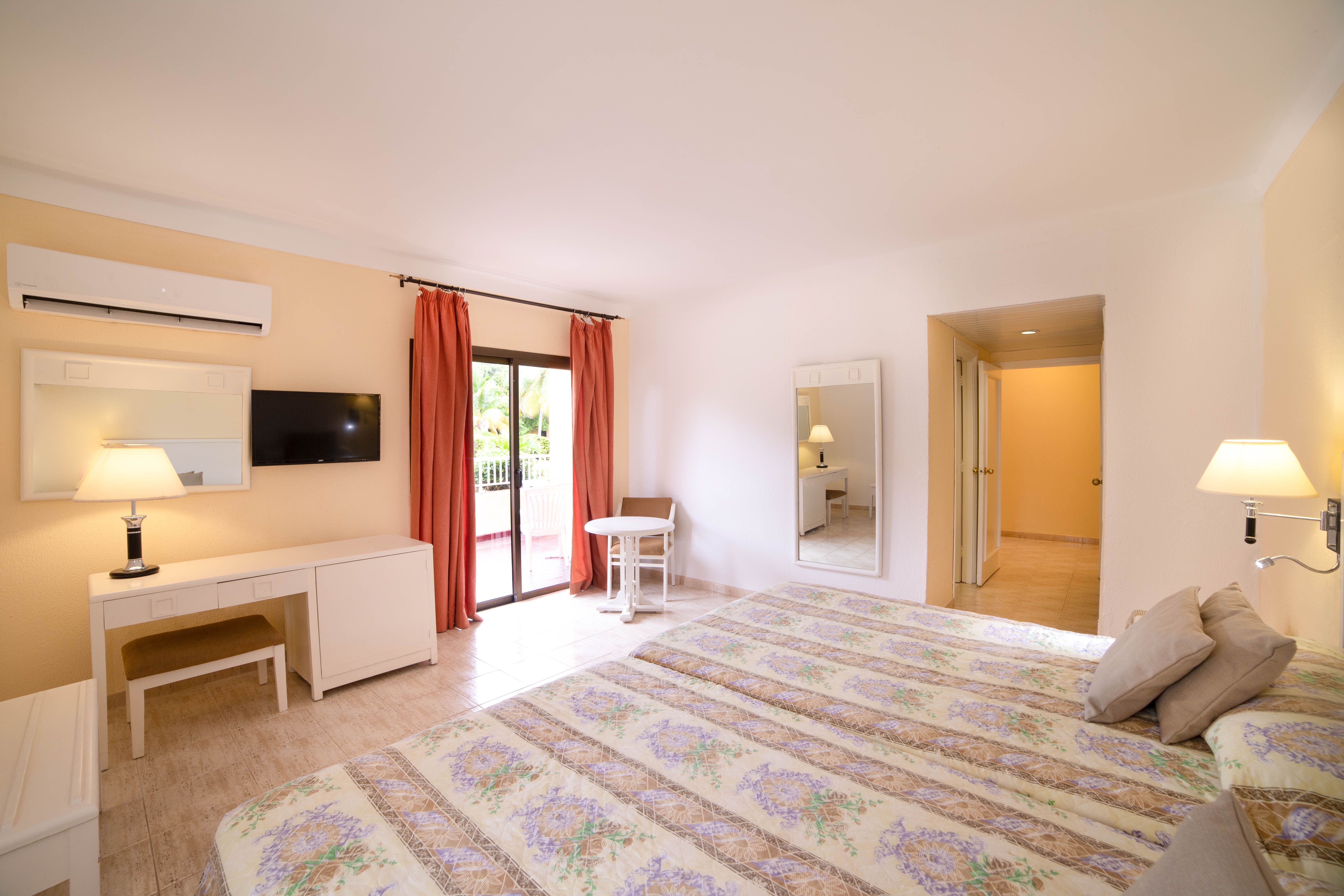 SUITE ROOM