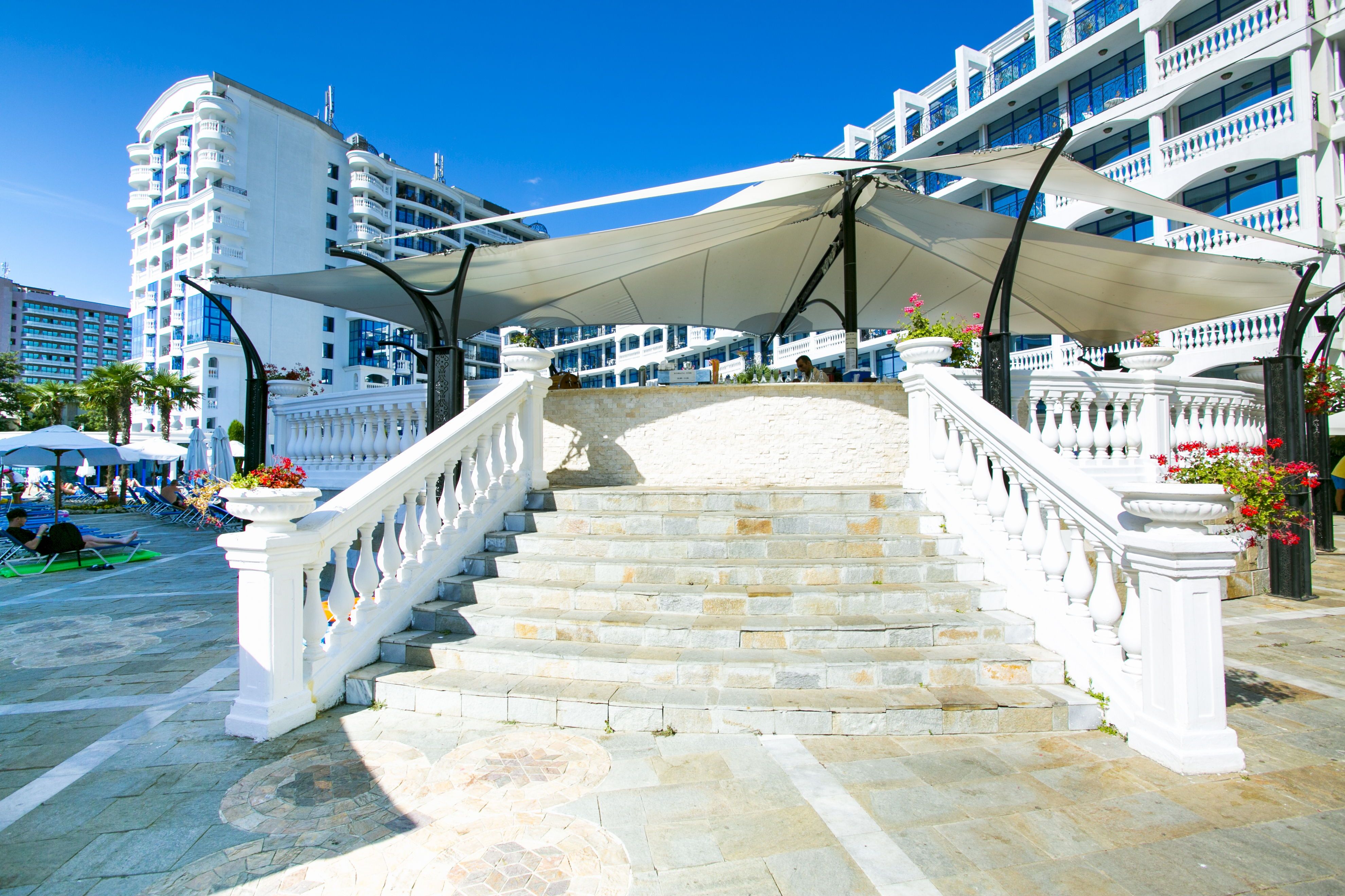 Pool Bar Arcadia