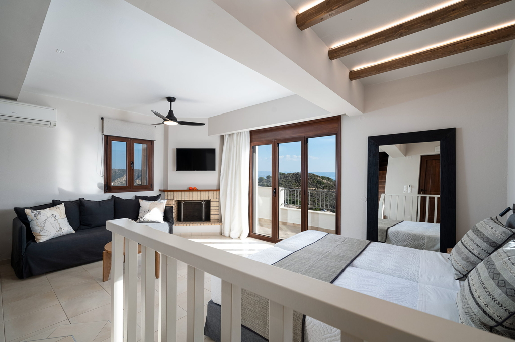 MAISONETTE BALCONY 