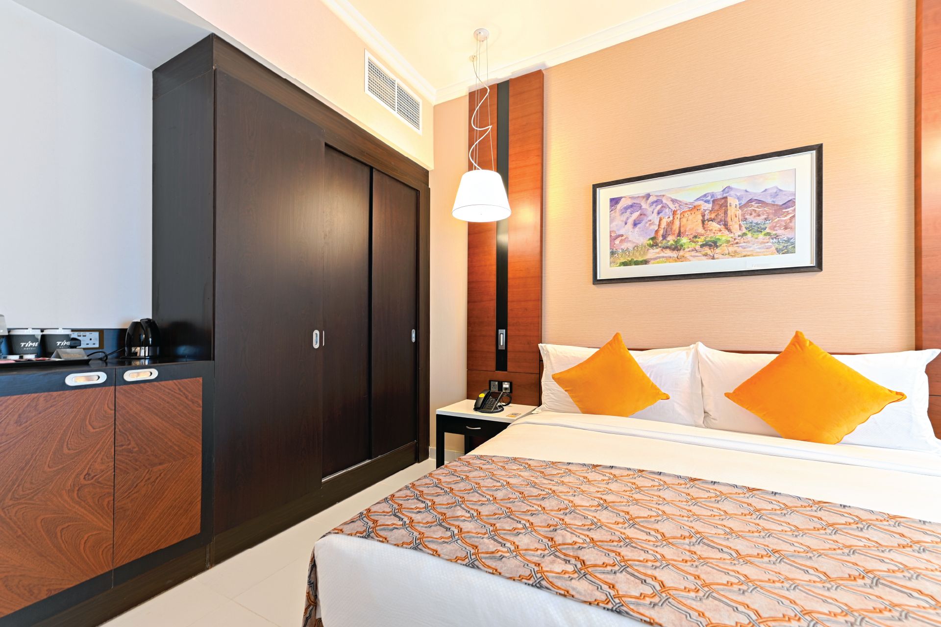 Deluxe Room (King/Twin)