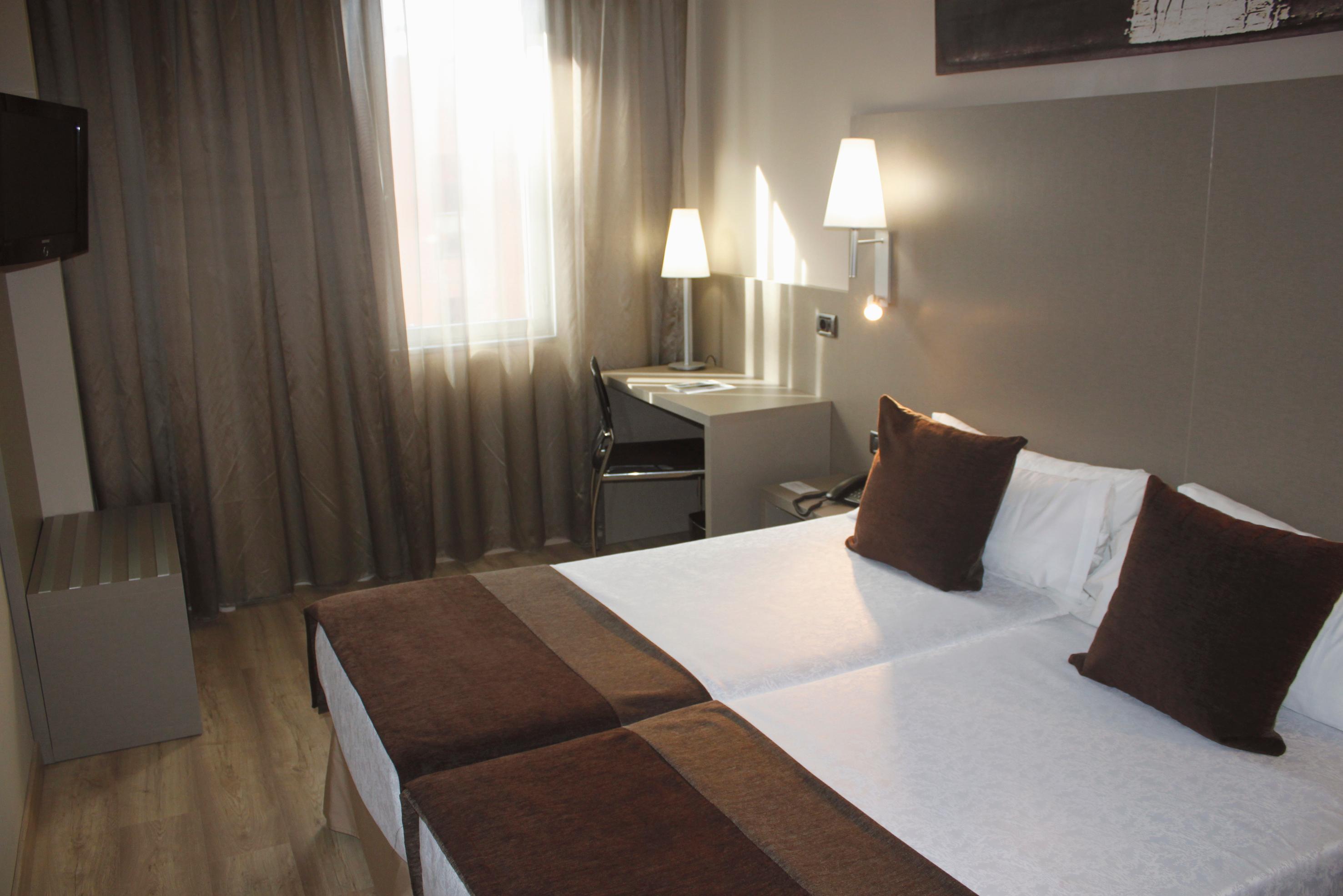 DOUBLE ROOM WITH ROLLAWAYBED