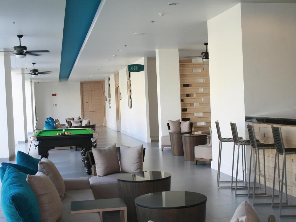 Lobby Bar