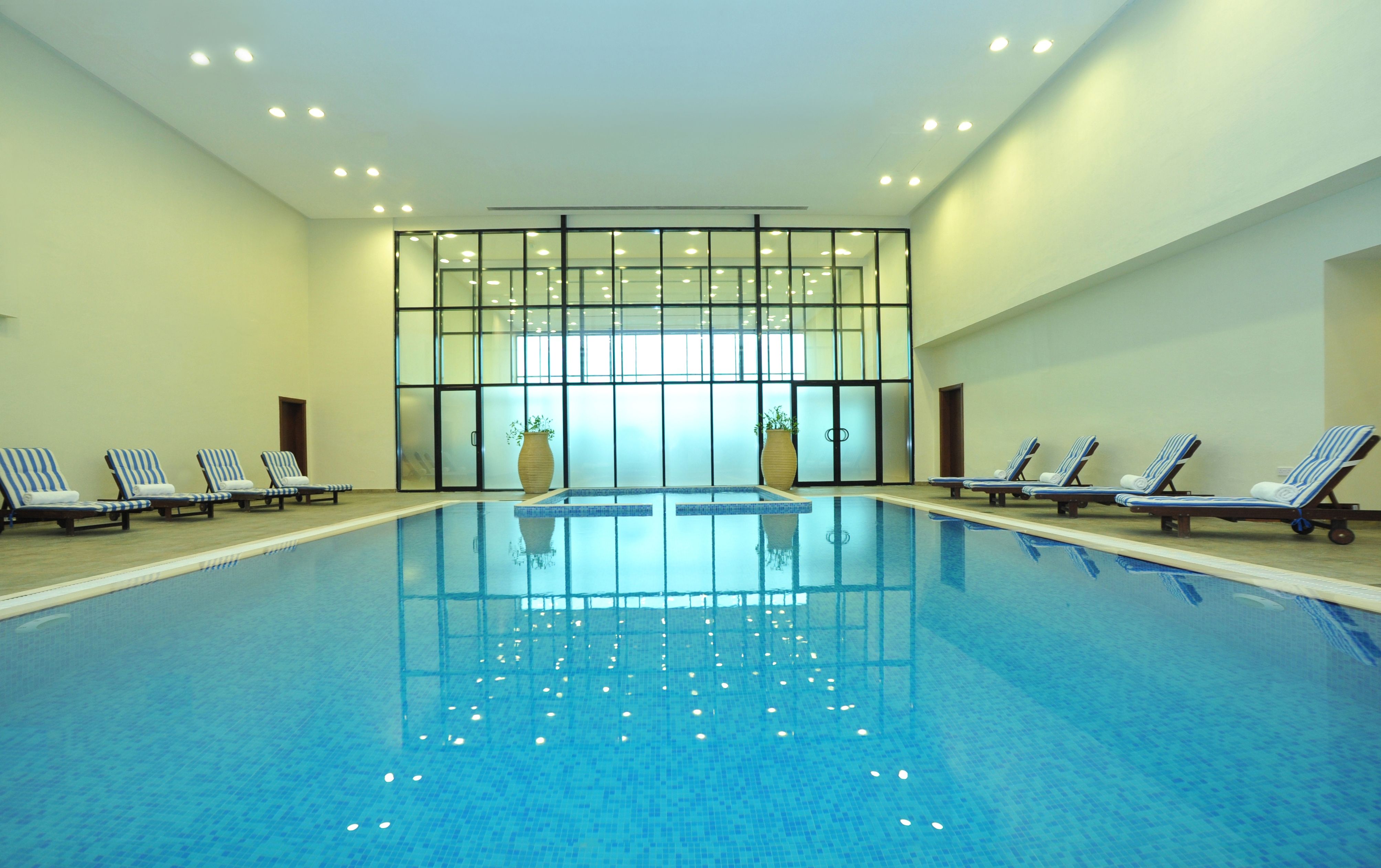 Piscină interioară