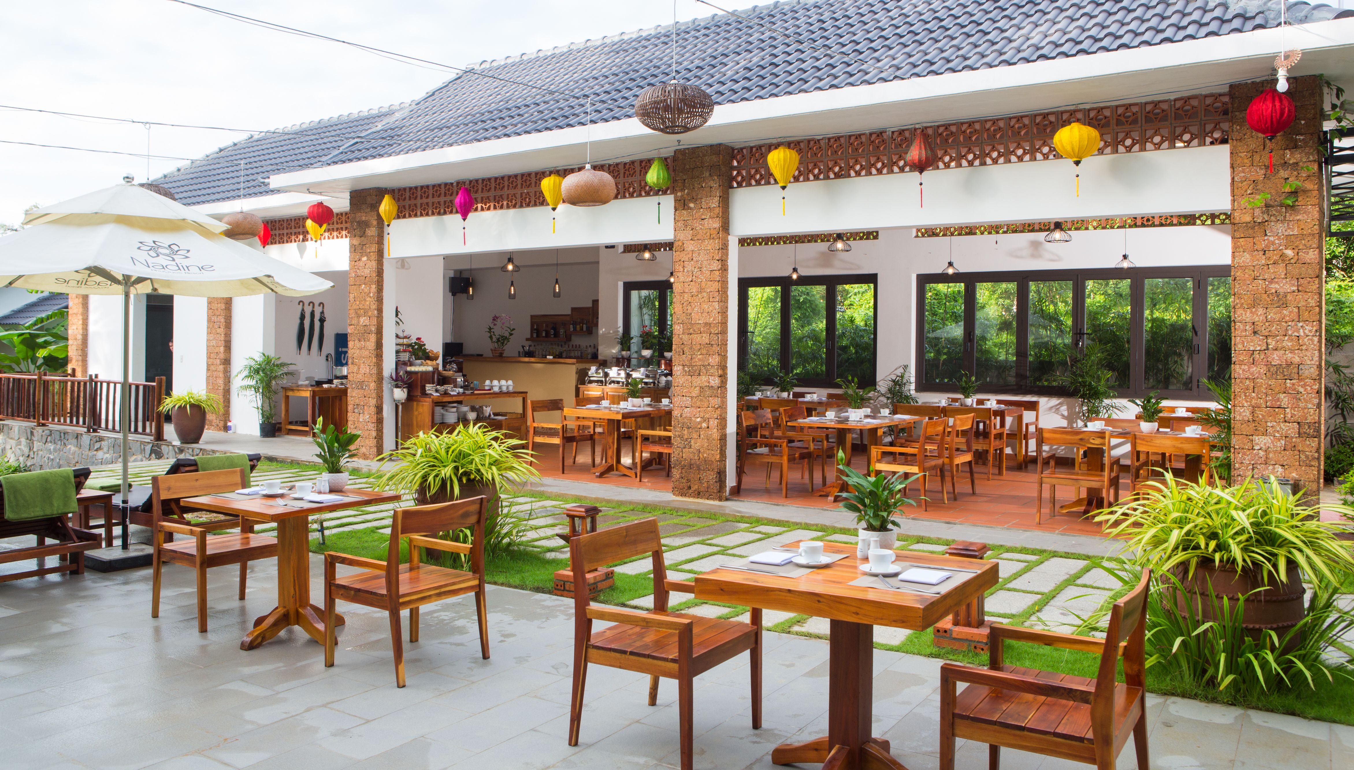 Nadine Restaurant