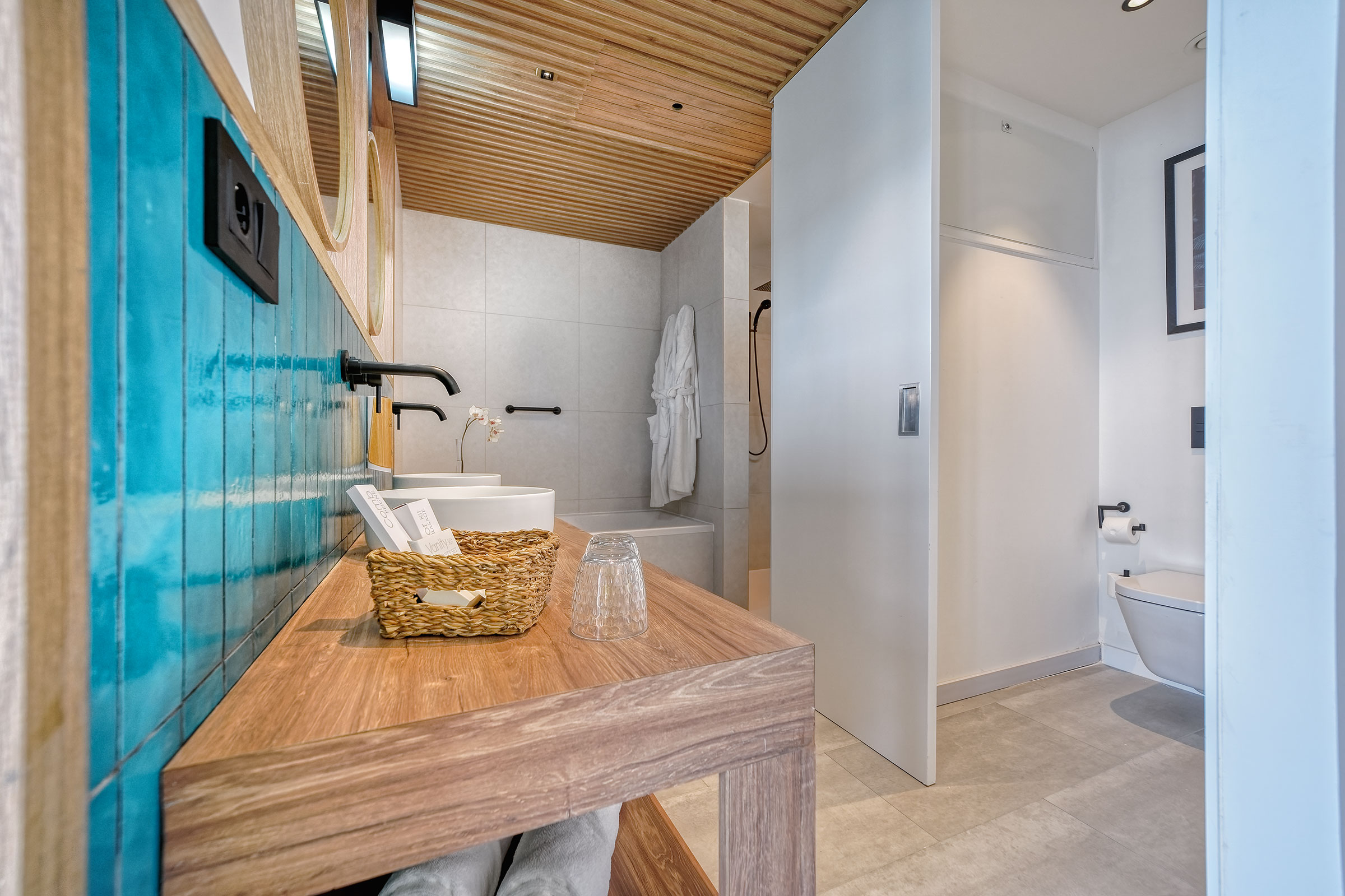 DELUXE JUNIOR SUITE SEA VIEW (ADULTS ONLY AREA)