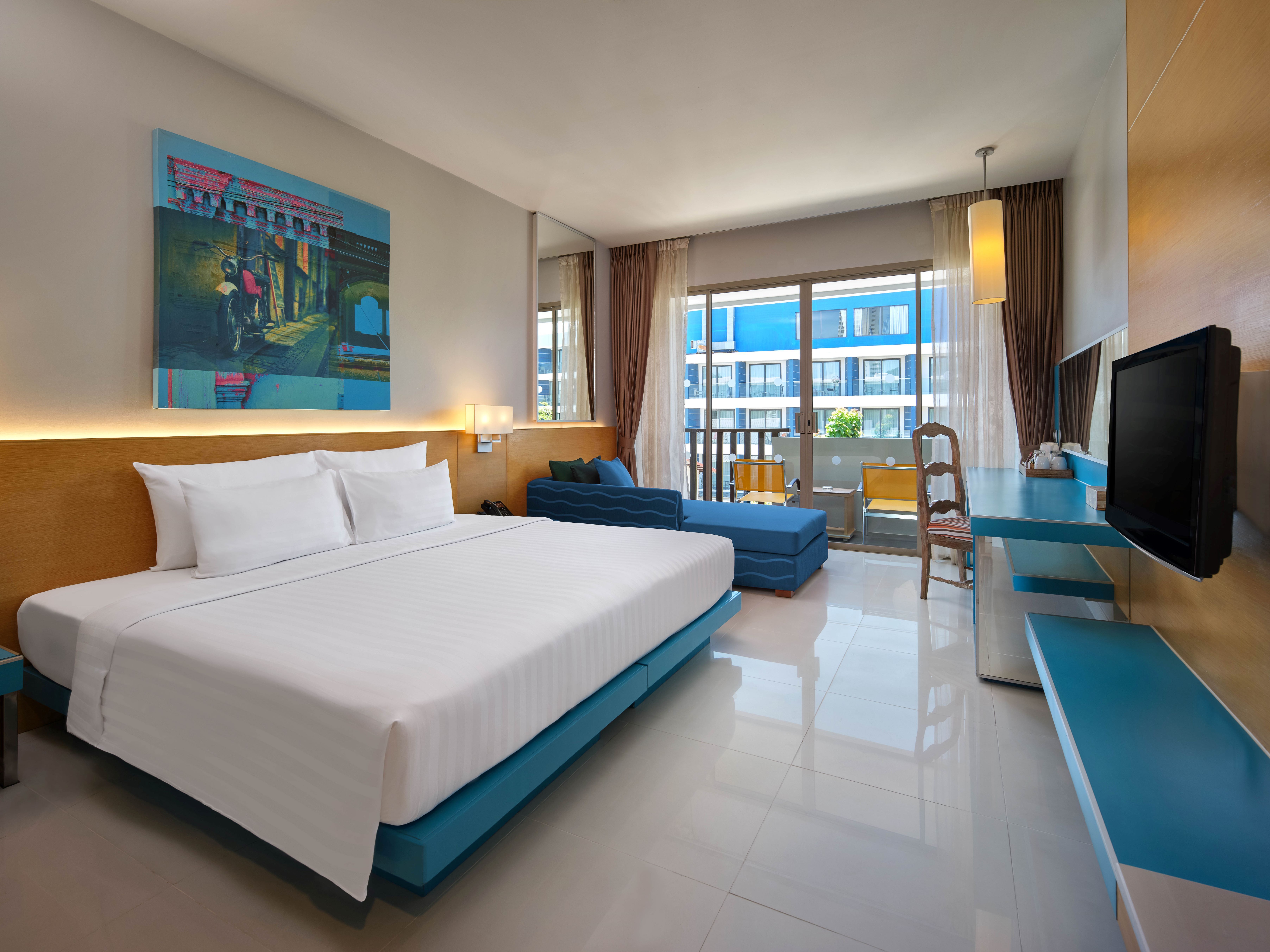 Plaza Room