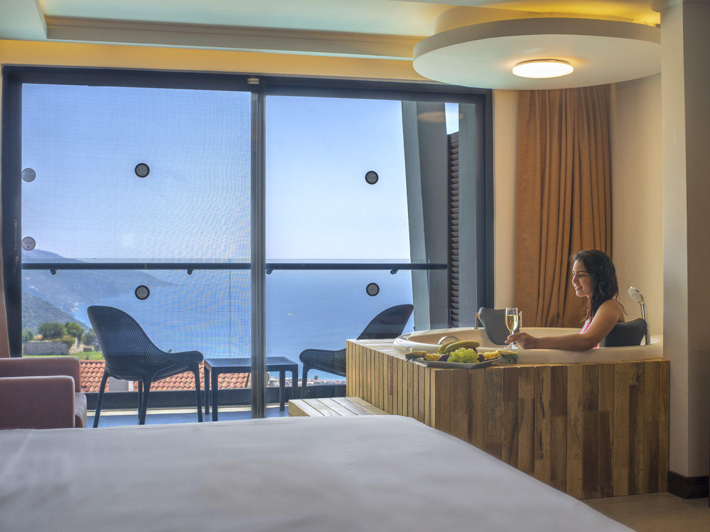 NIRVANA DELUXE ROOM SEA VIEW WITH JACUZZI