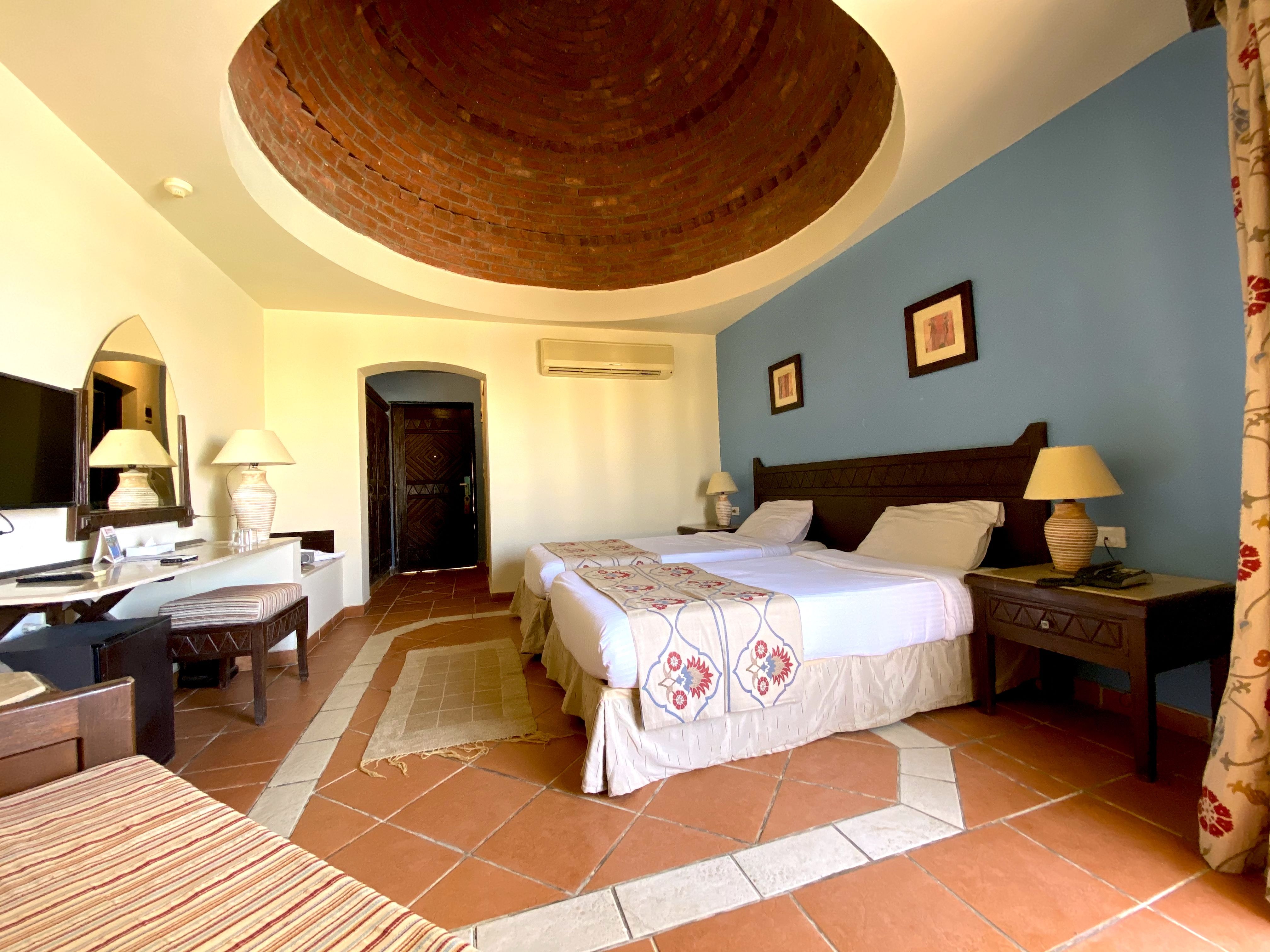 PROMO ROOM