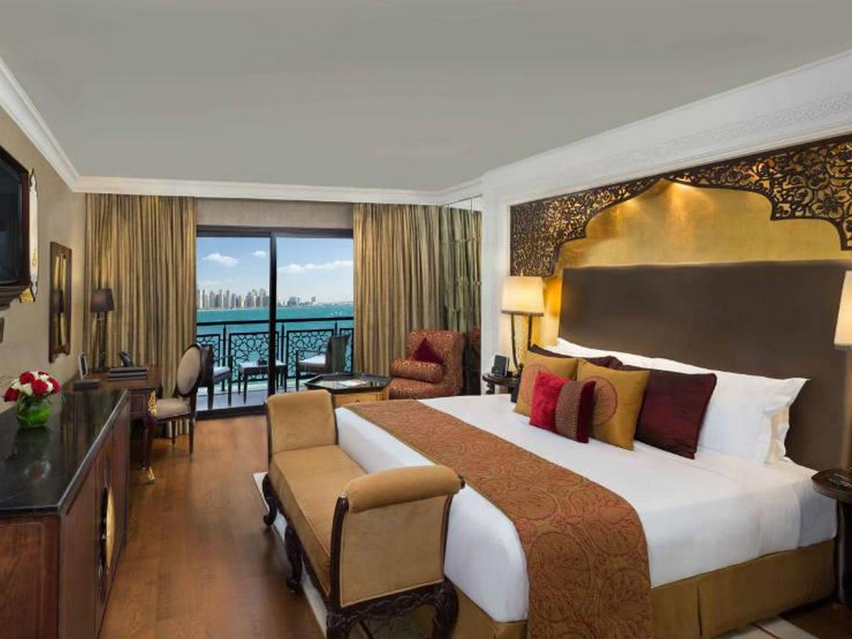Deluxe King Sea View Room