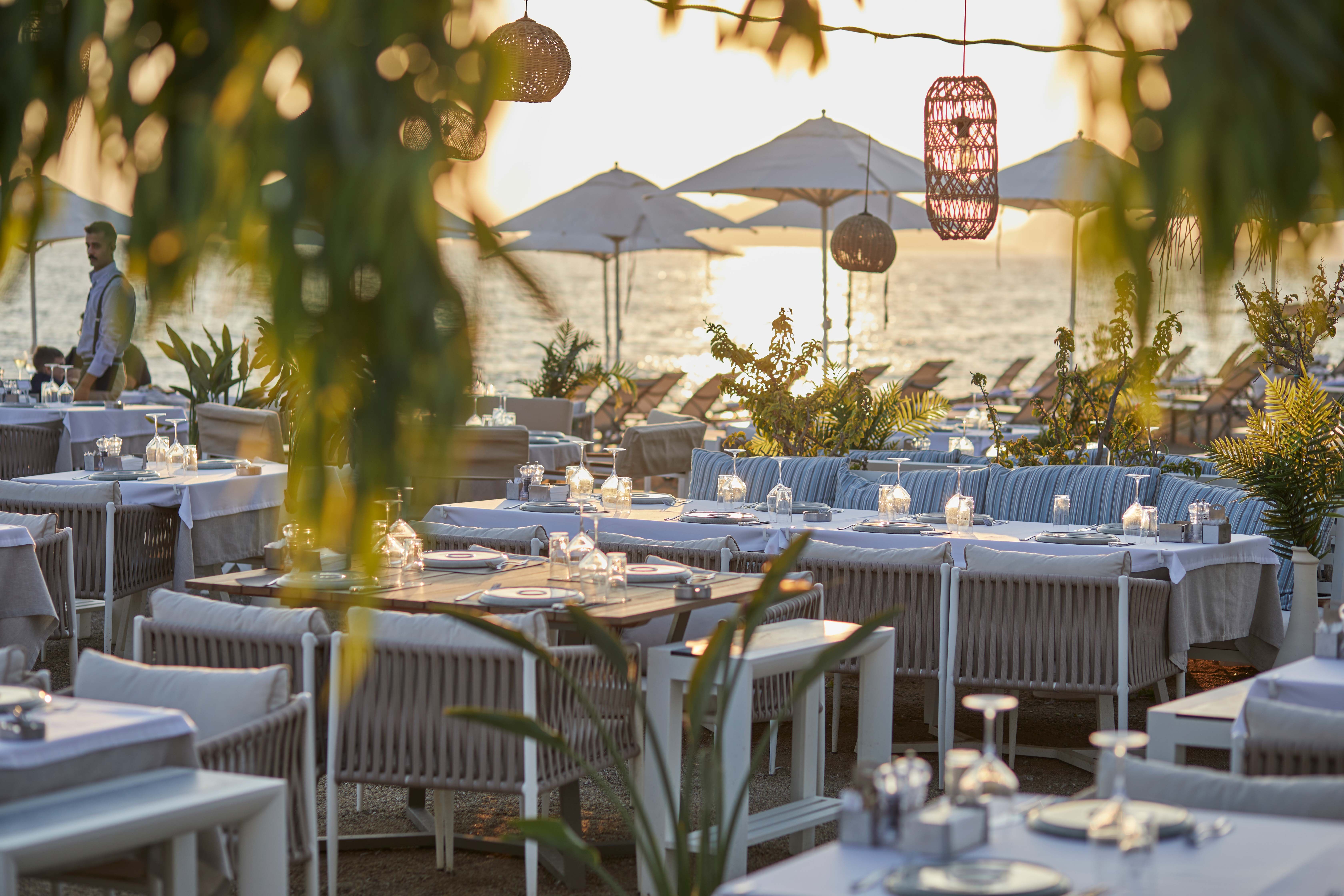 MAIN RESTOURANT