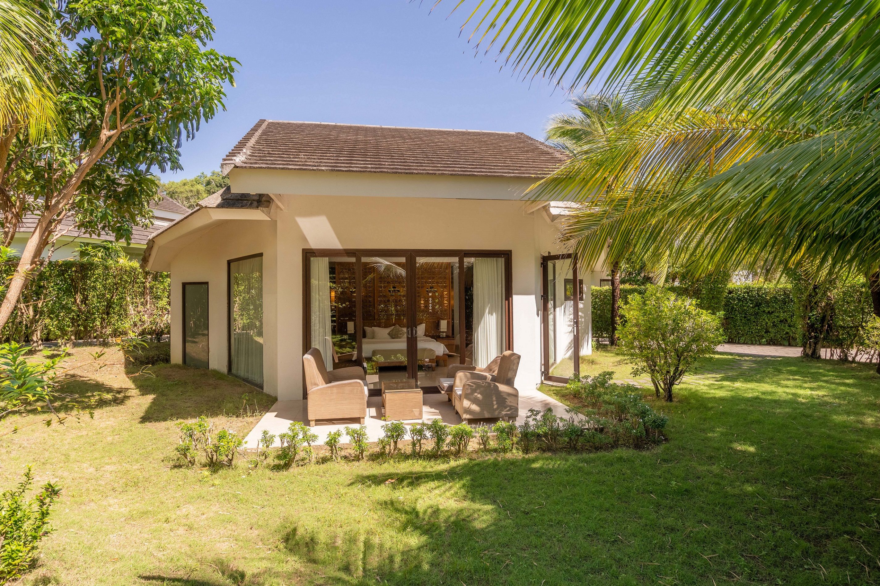 LUXURY VILLA GARDEN VIEW WITH TERRACE