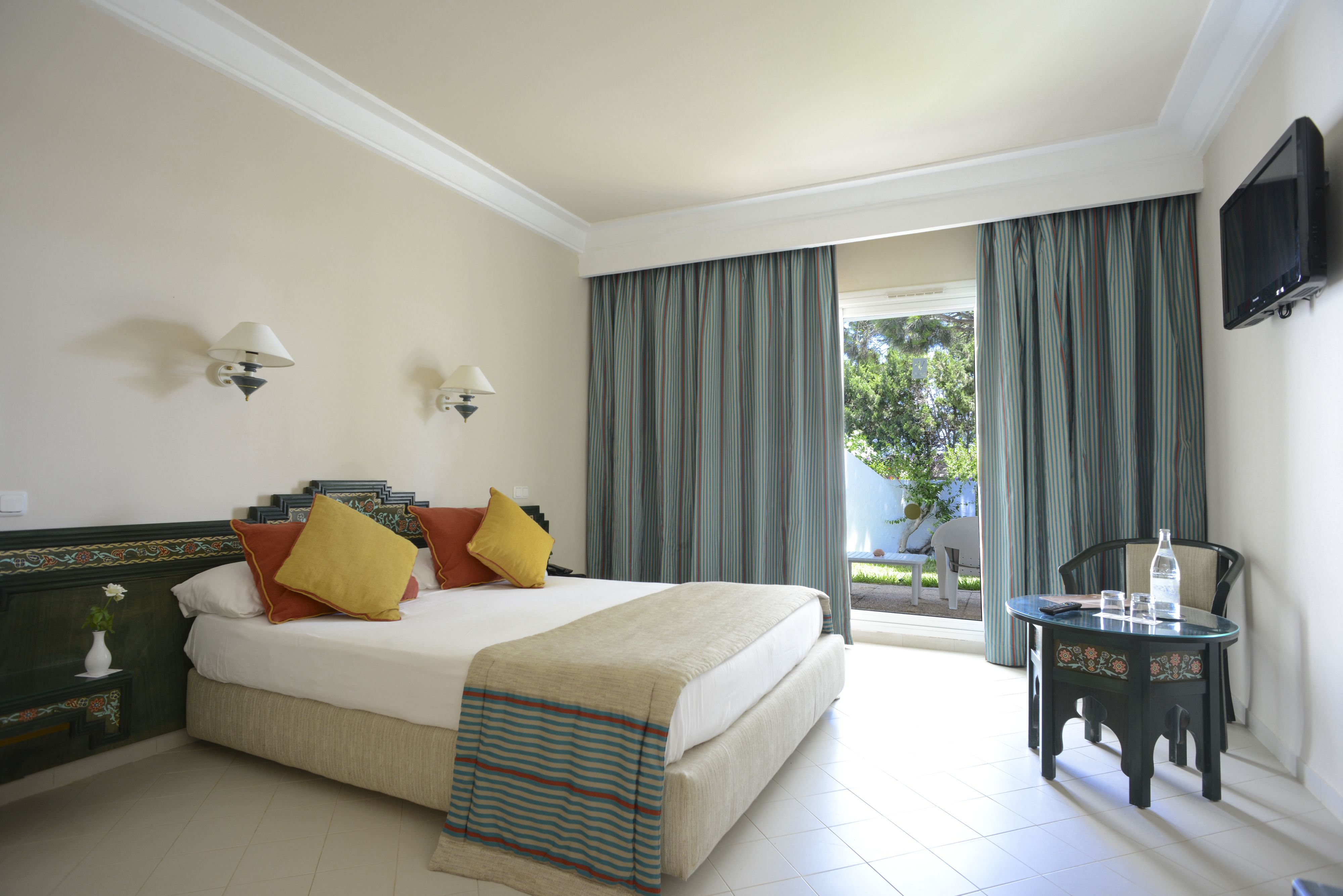  DOUBLE GARDEN VIEW 