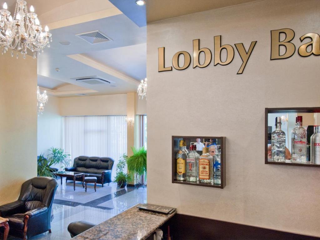 LOBBY BAR