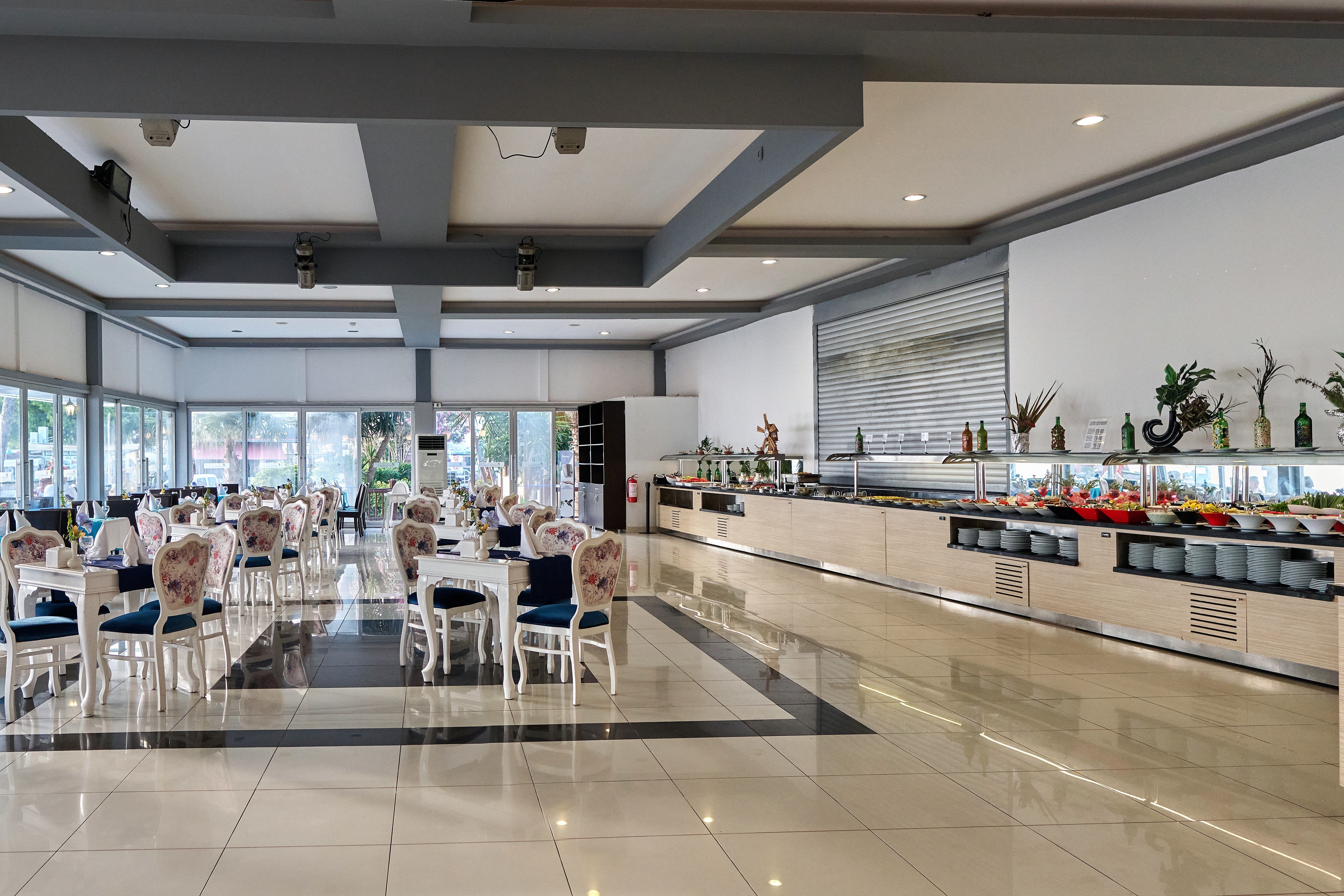 MAIN RESTAURANT