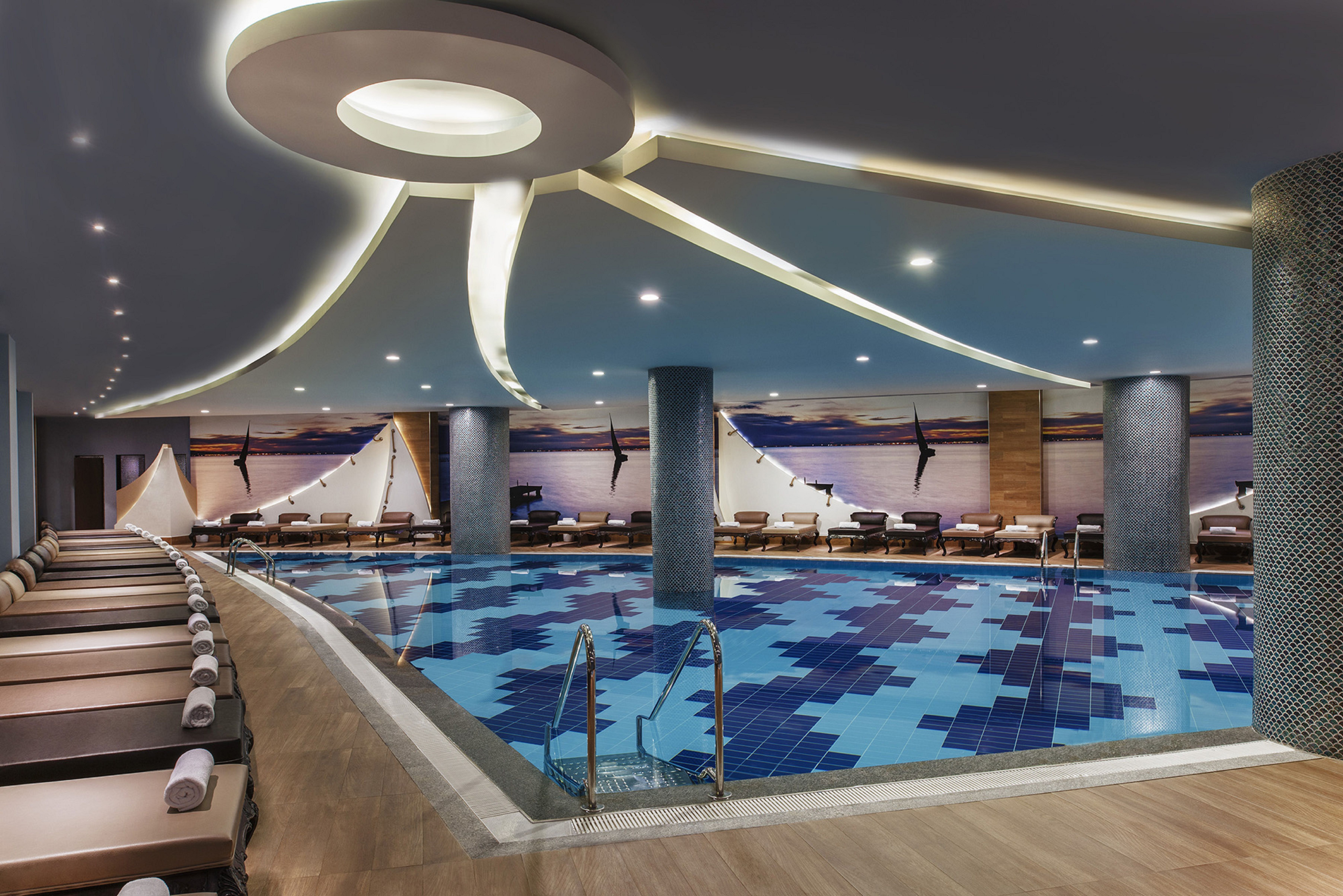 Piscină interioară
