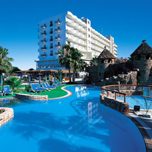 lordos_beach_hotel_exterior_larnaka_cyprus.jpg