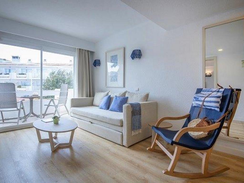 JUNIOR SUITE (BALCONY OR TERRACE)