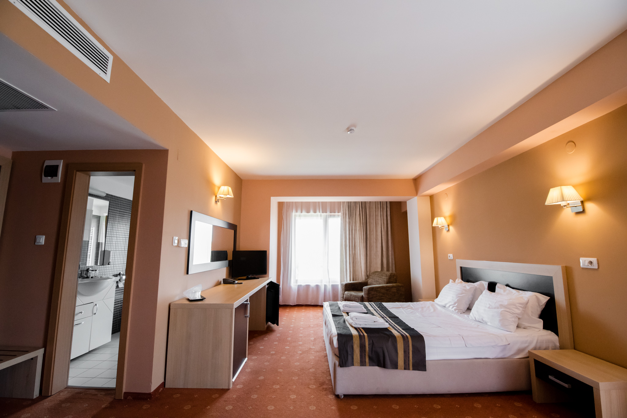 Business King Room