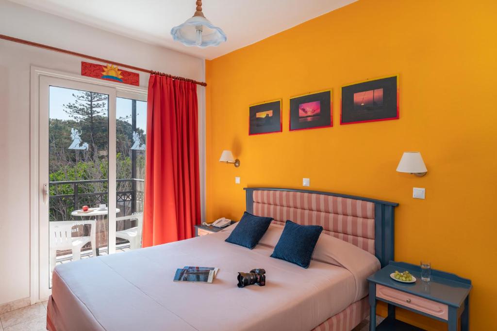 APARTMENT 1 BEDROOM BALCONY OR TERRACE 