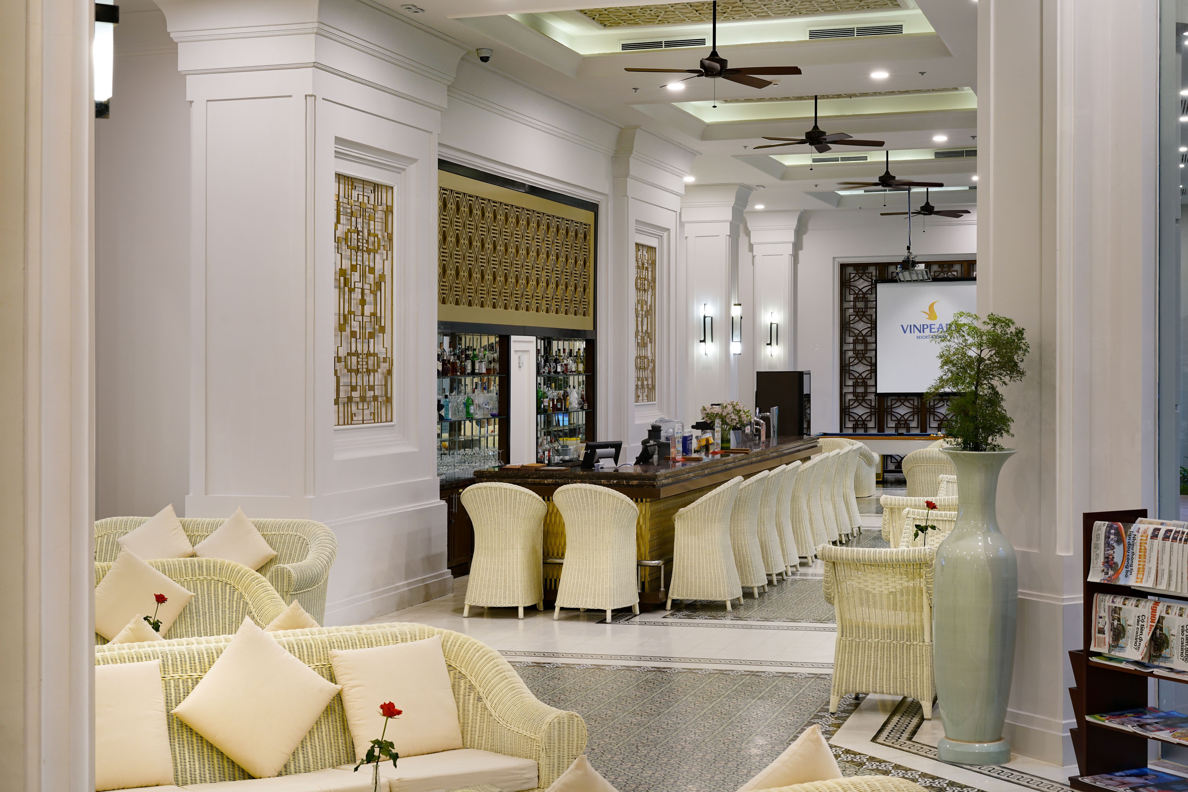 Pearl lounge
