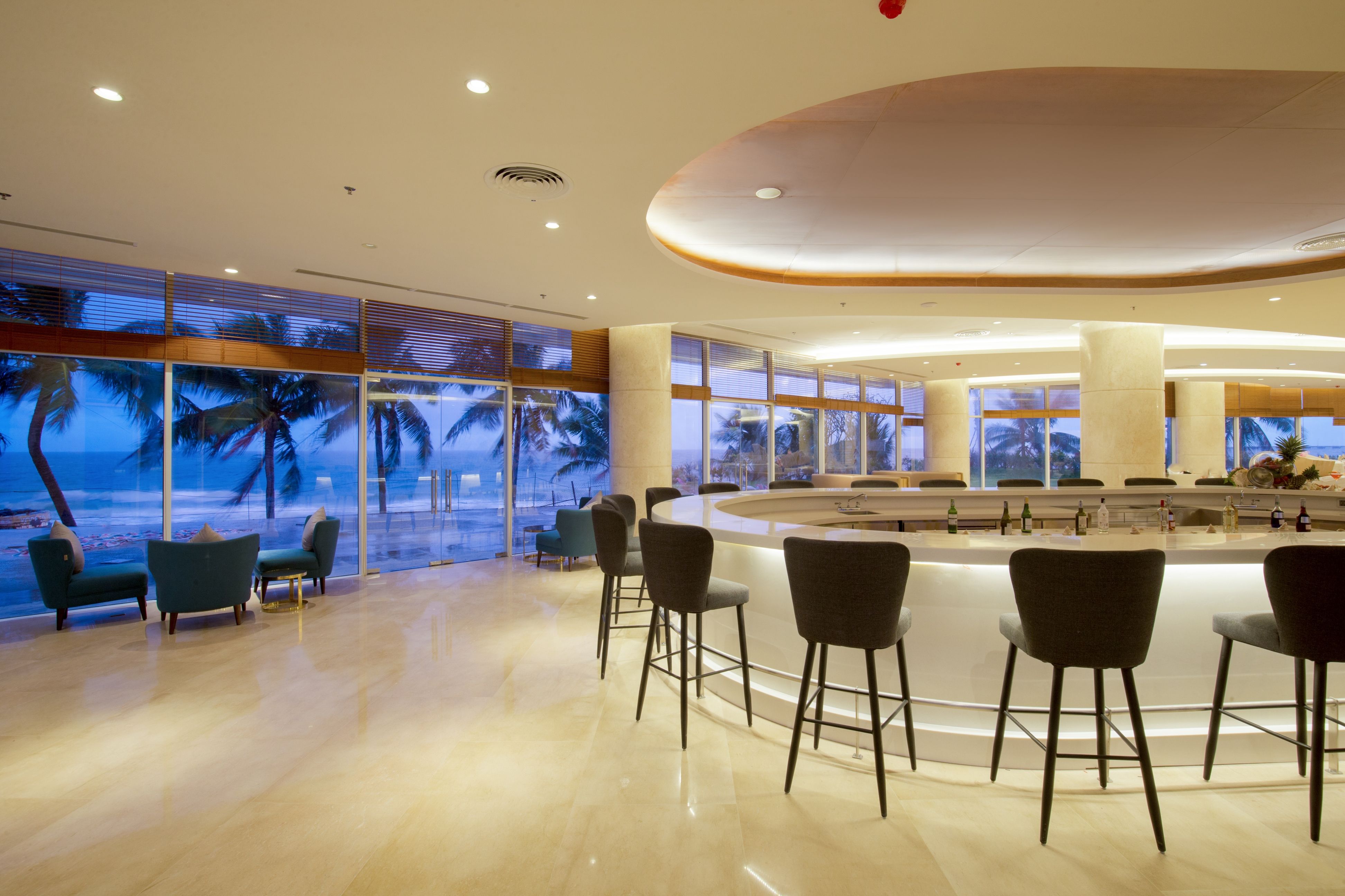 LOBBY BAR