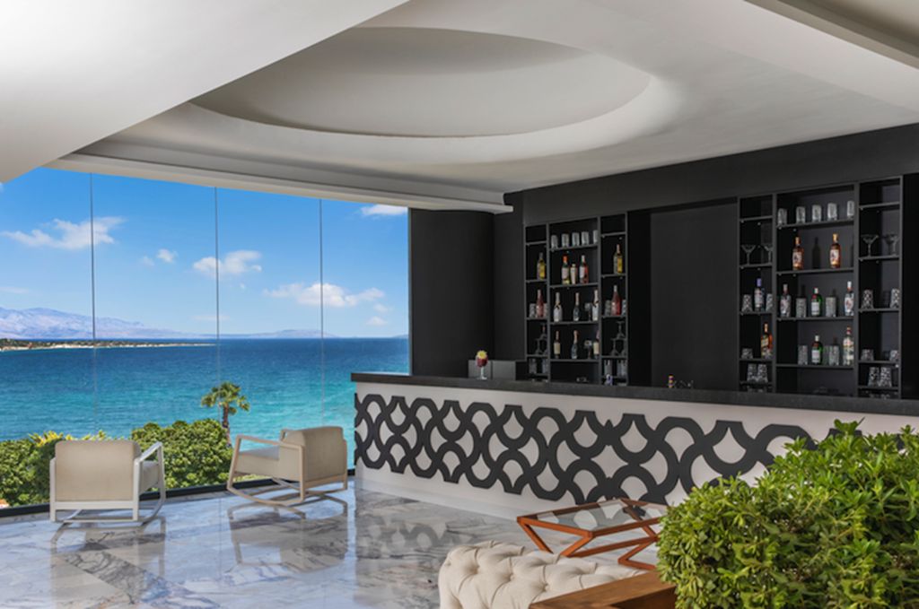Lobby Bar