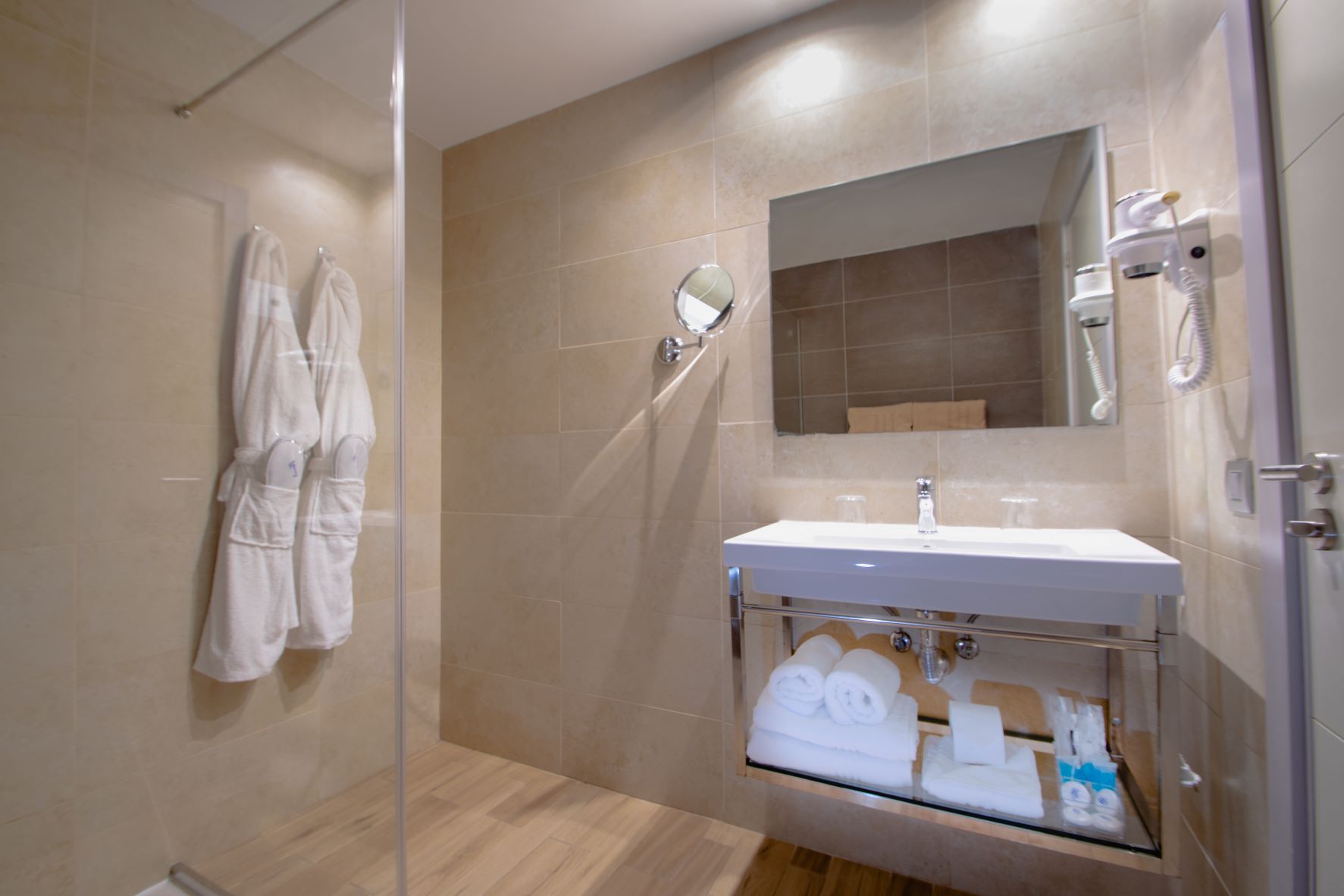 DOUBLE ROOM WITH BALCONY OR TERRACE