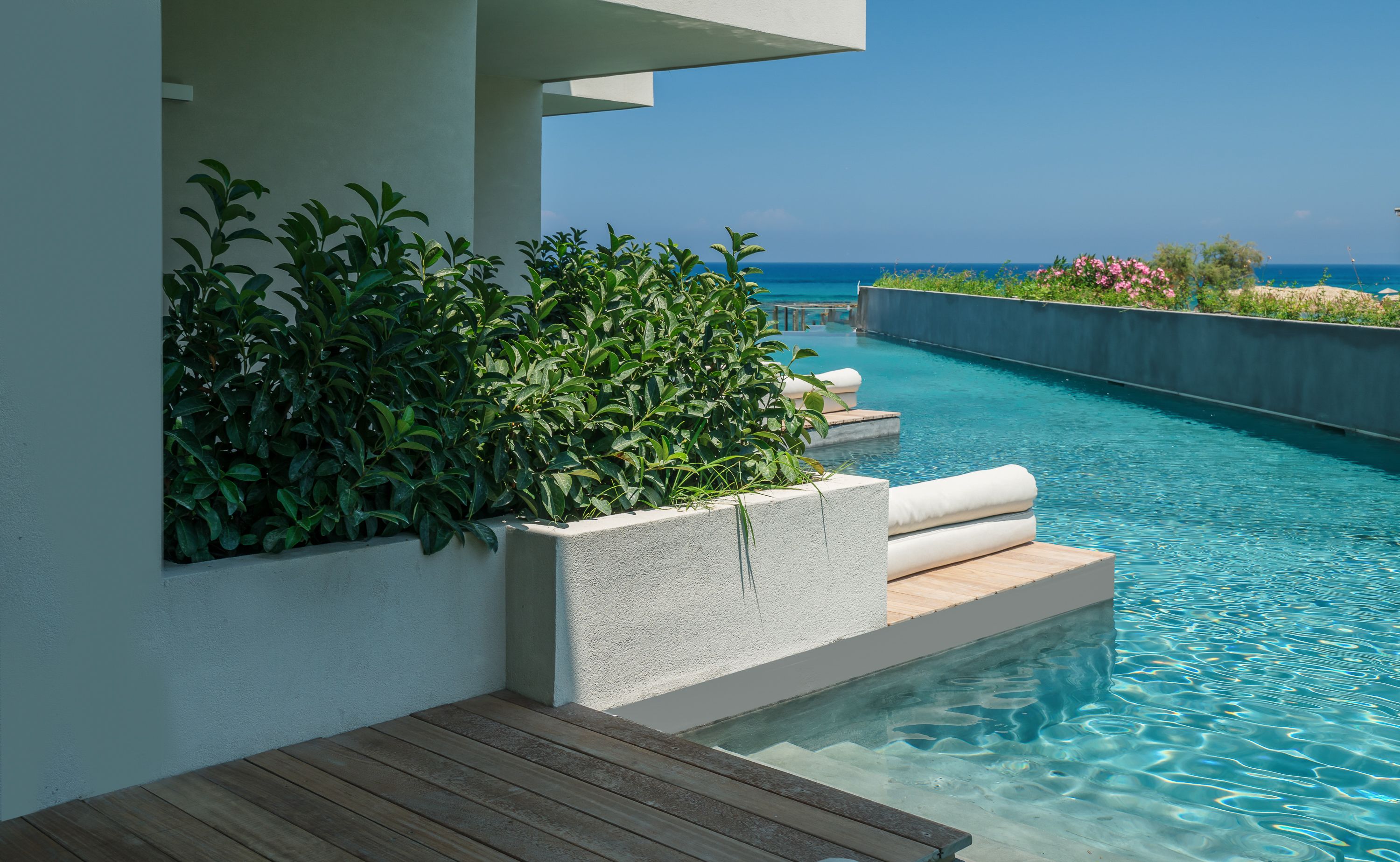 ROOM PRIVATE POOL LIMITED SEA VIEW