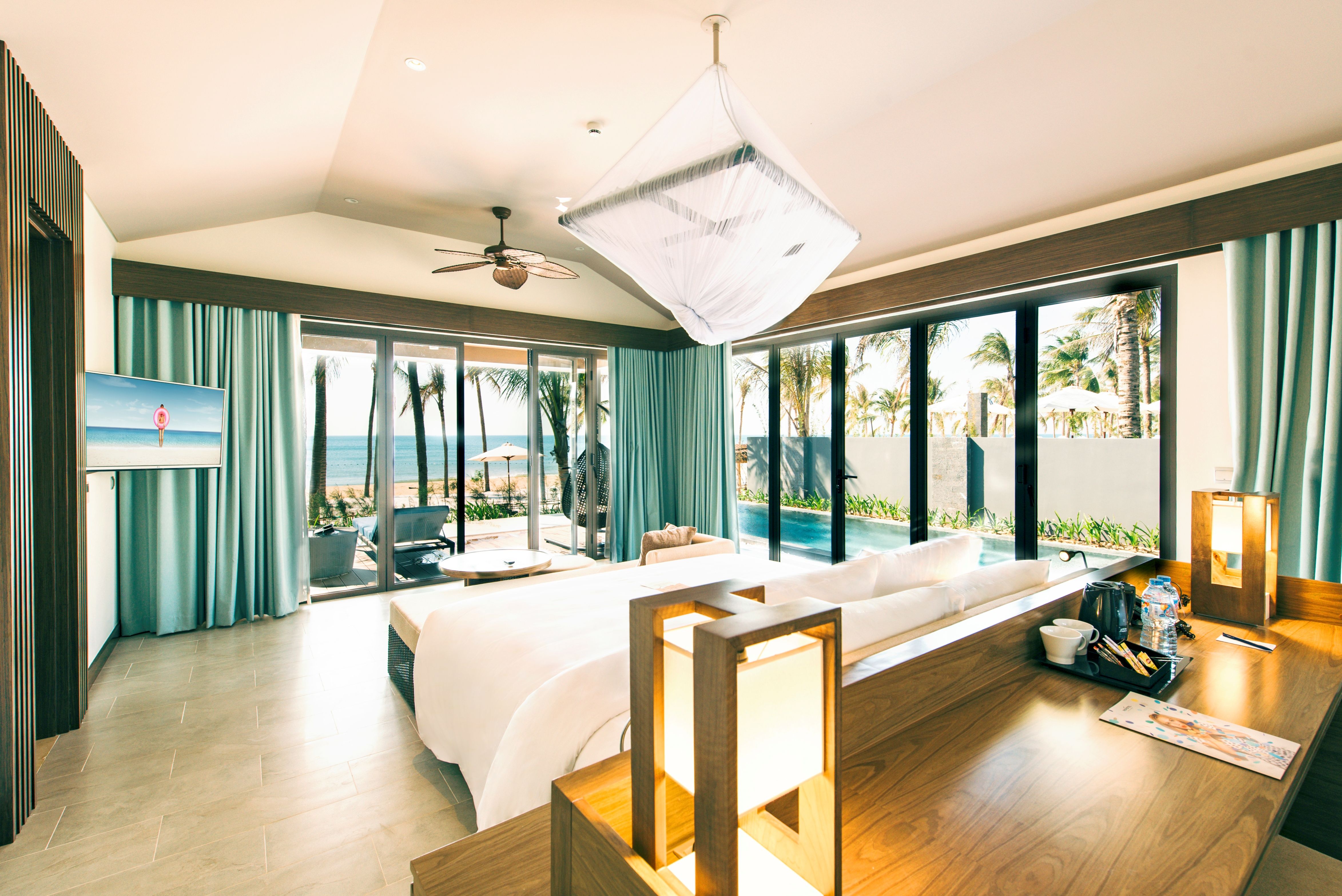BEACHFRONT BUNGALOW WITH POOL 