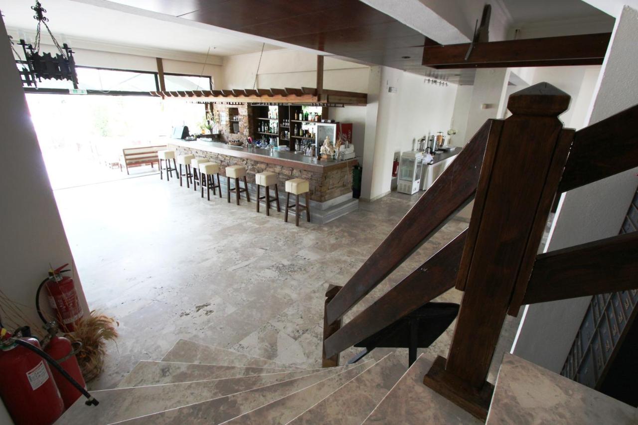 main bar