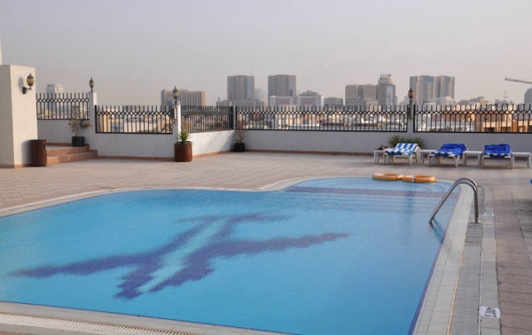 Dubai, Hotel Fortune Boutique, piscina.jpg