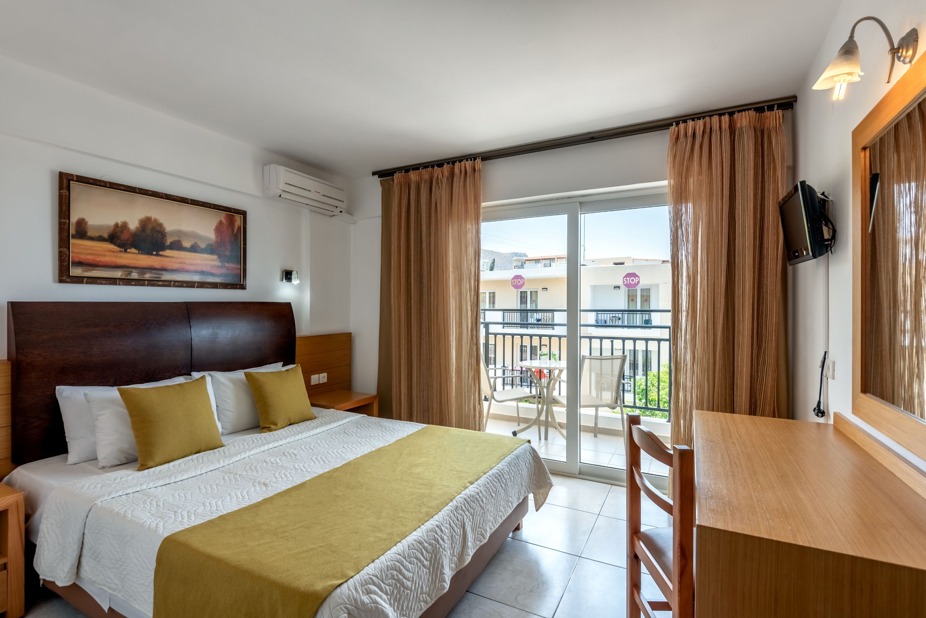 JUNIOR SUITE