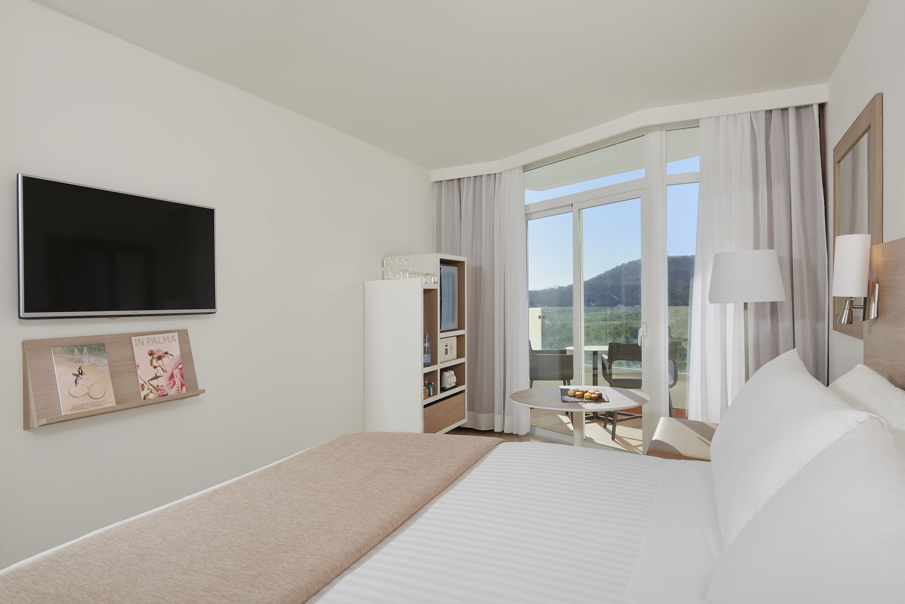 DOUBLE  MELIA BALCONY OR TERRACE