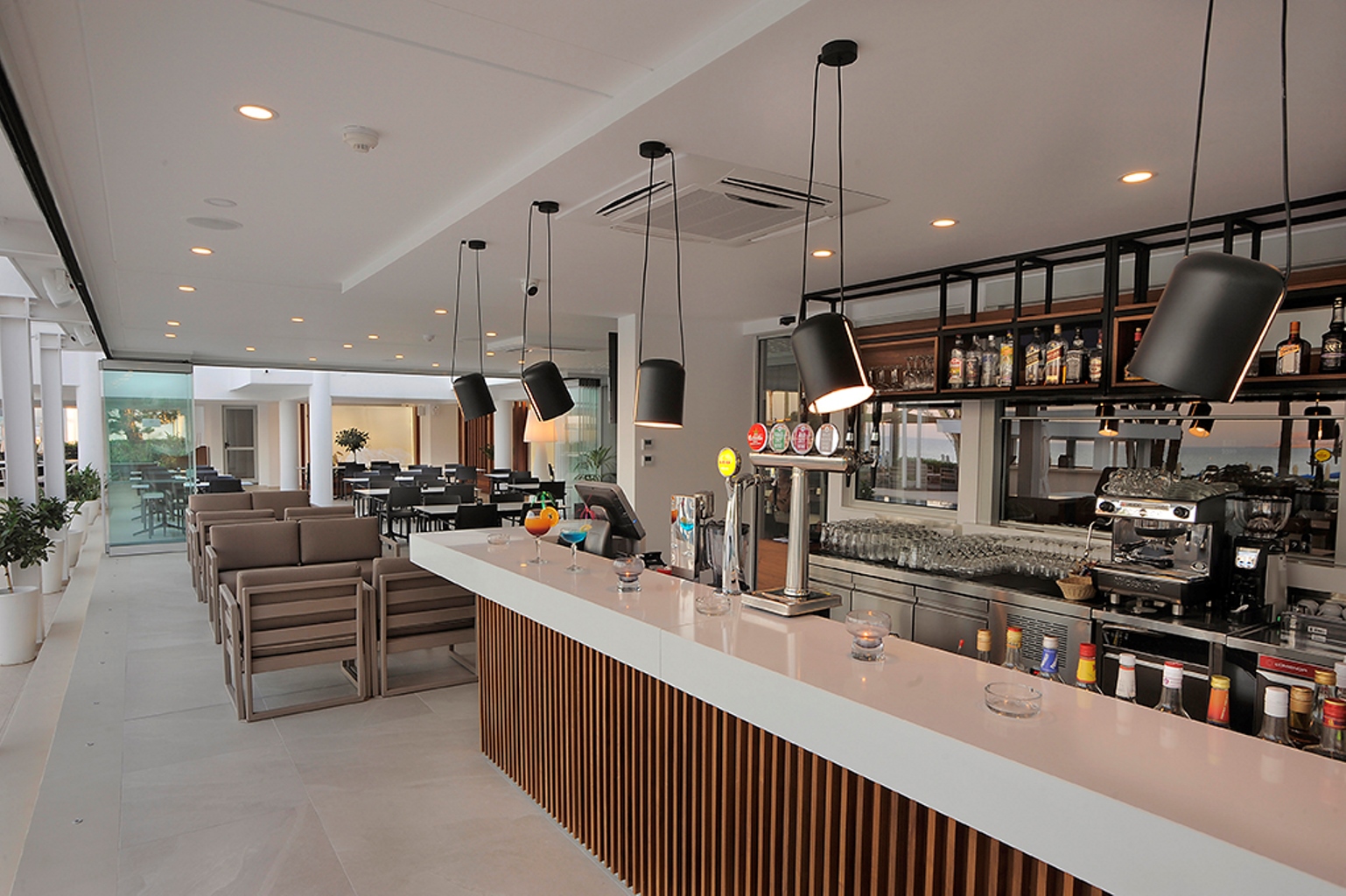 Okeanos bar