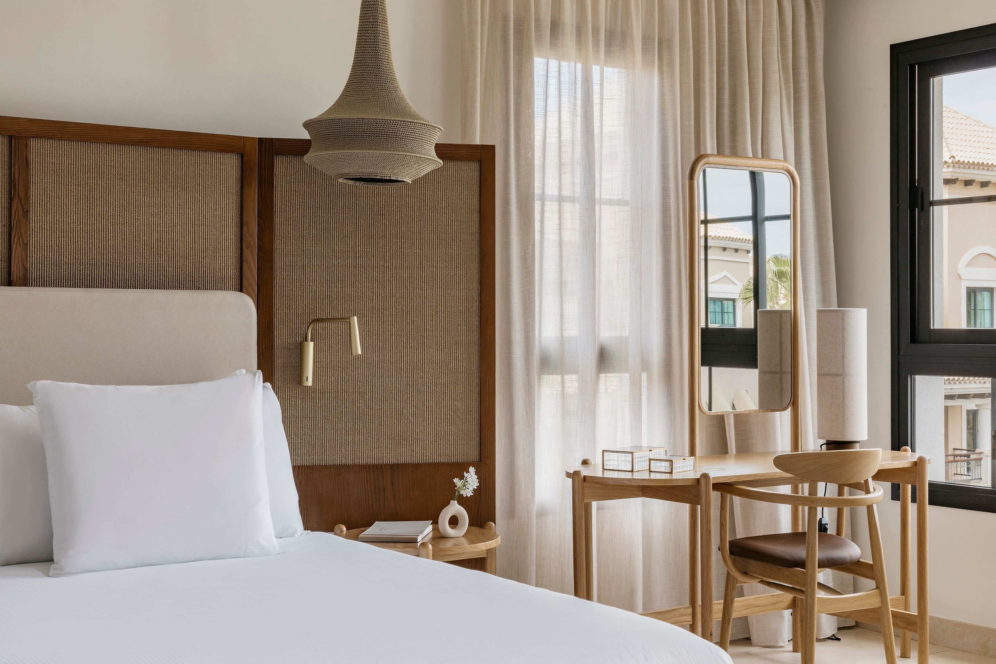 RED LEVEL - MASTER SUITE RESORT VIEW
